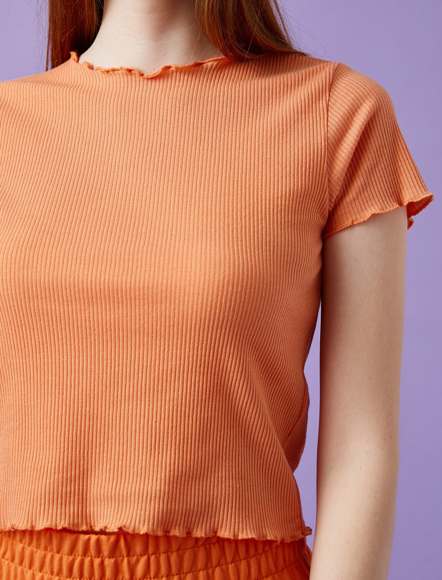   Fırfır Detaylı Kısa Kollu Tişört