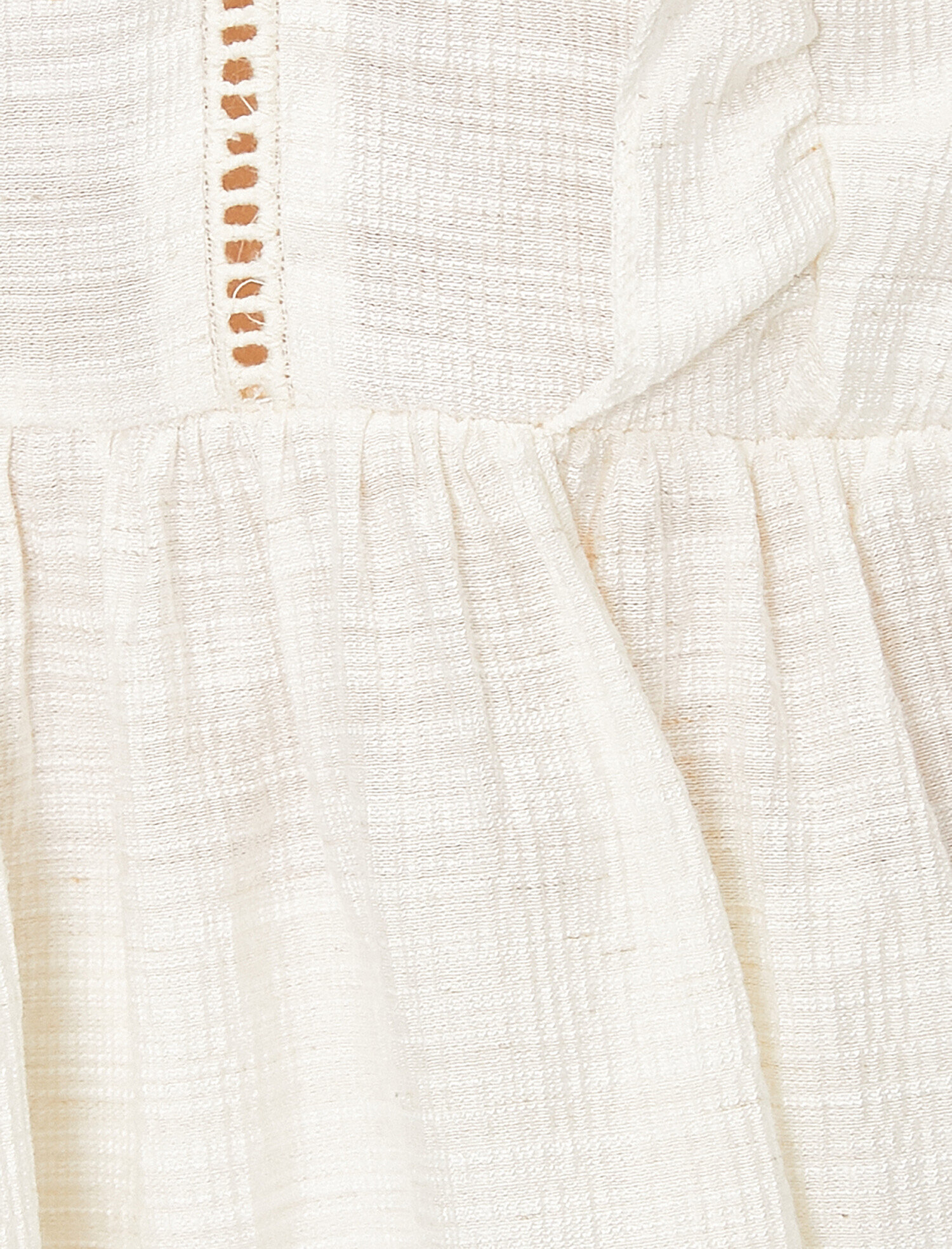   V Yaka Kısa Kollu Fırfır Detaylı Bluz