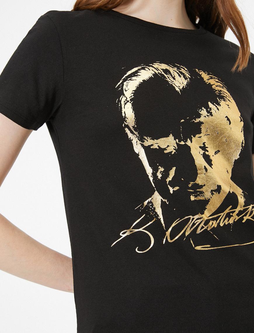   Atatürk Baskılı Tişört