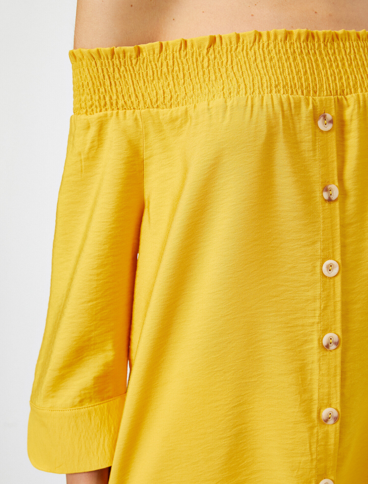   Düğmeli 3/4 Kol Omzu Açık Gömlek