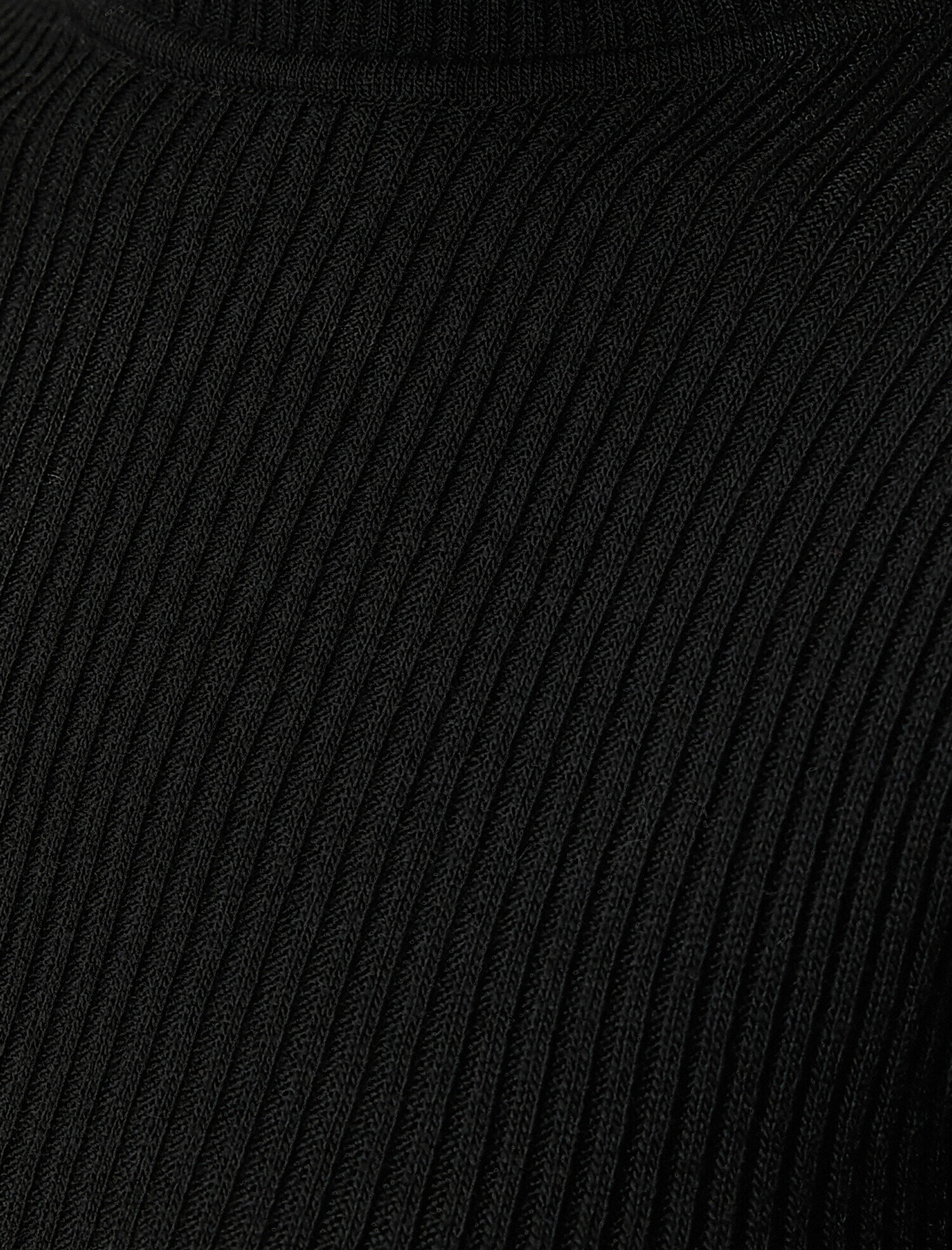   Dik Yaka Uzun Kollu Slim Triko Kazak