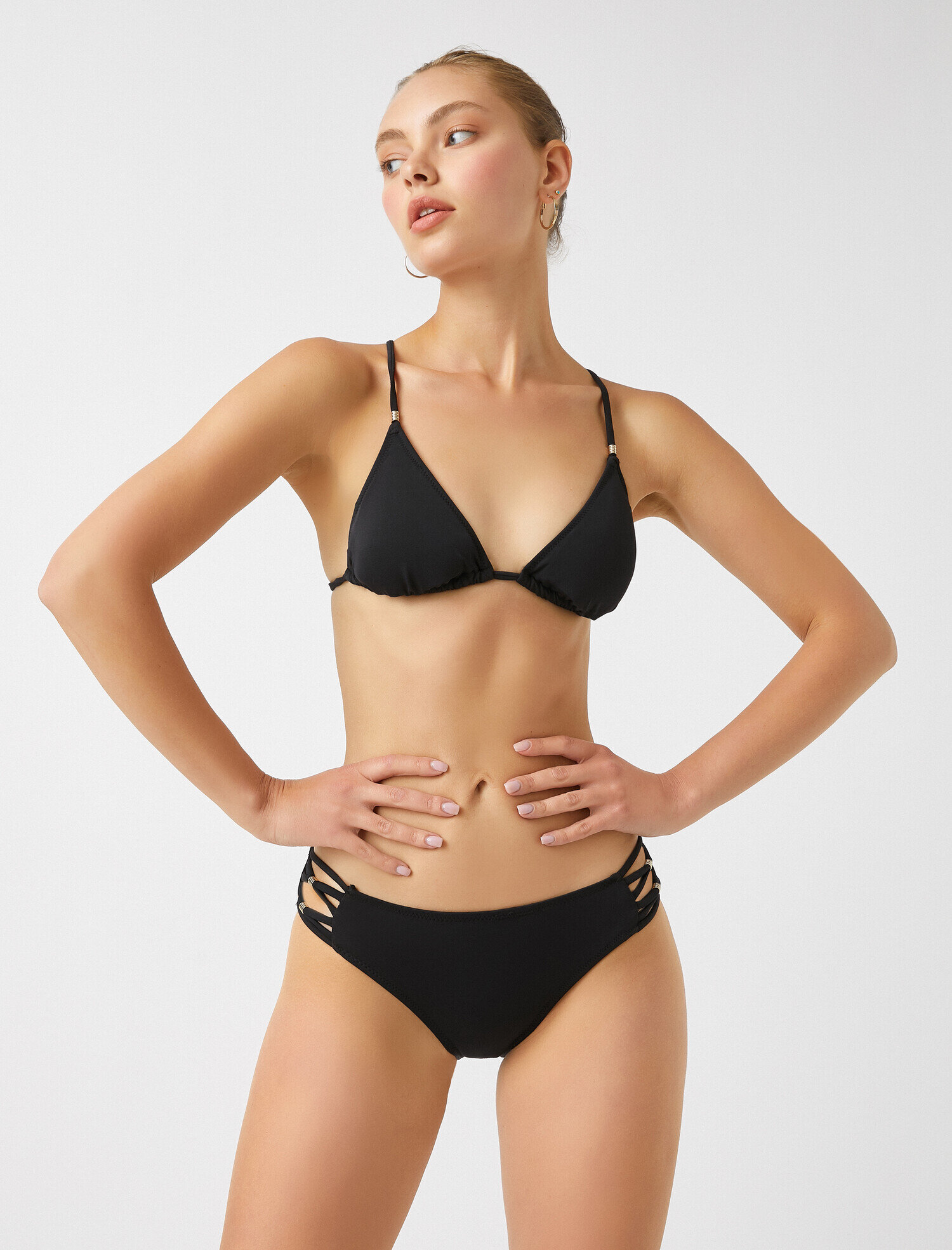   Aksesuar Detaylı Bikini Alt