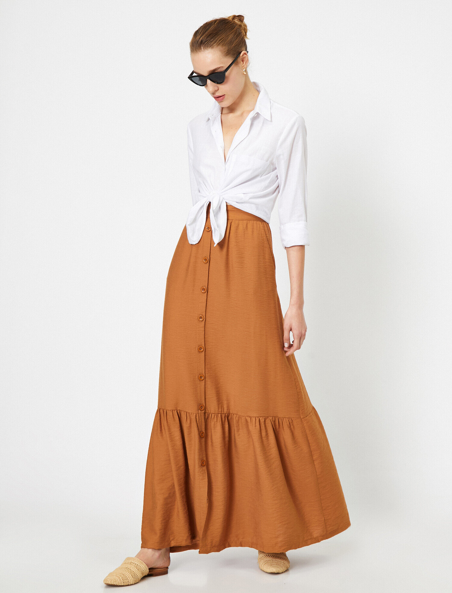   Normal Bel Düğme Detaylı Fırfır Detaylı Uzun Etek