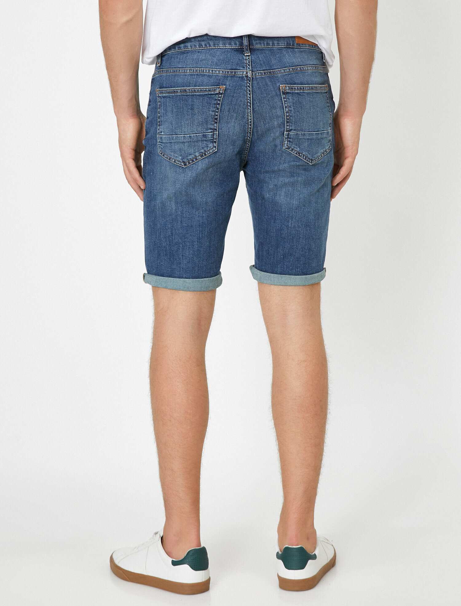   Dizi Katlama Detaylı Cepli Jean Şort