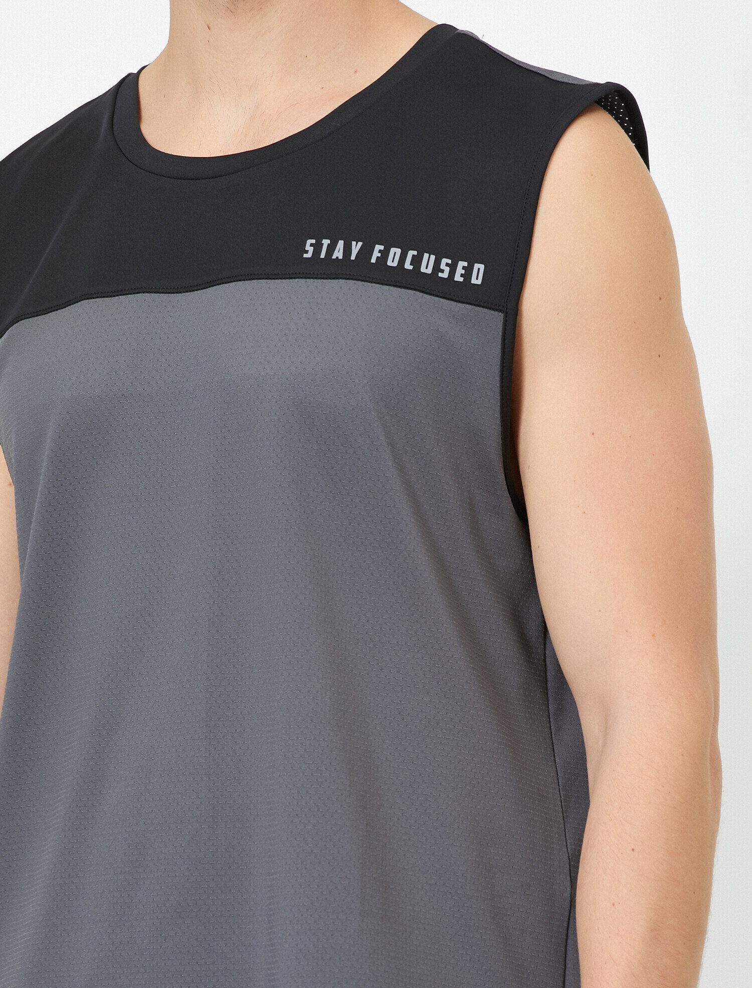   Bisiklet Yaka Kolsuz Yazılı Baskılı Atlet