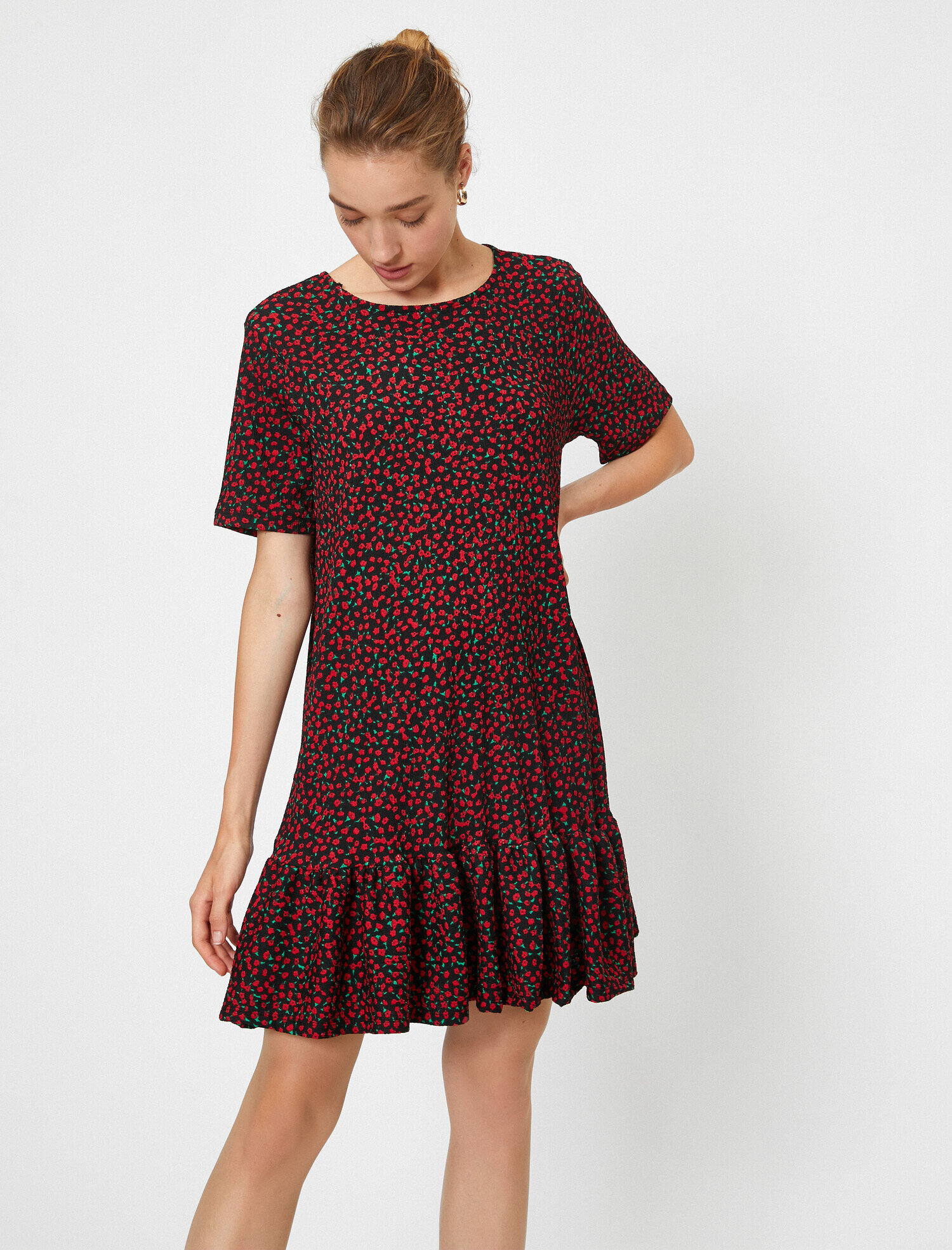   Etek Ucu Volanlı Desenli Kısa Kollu Elbise