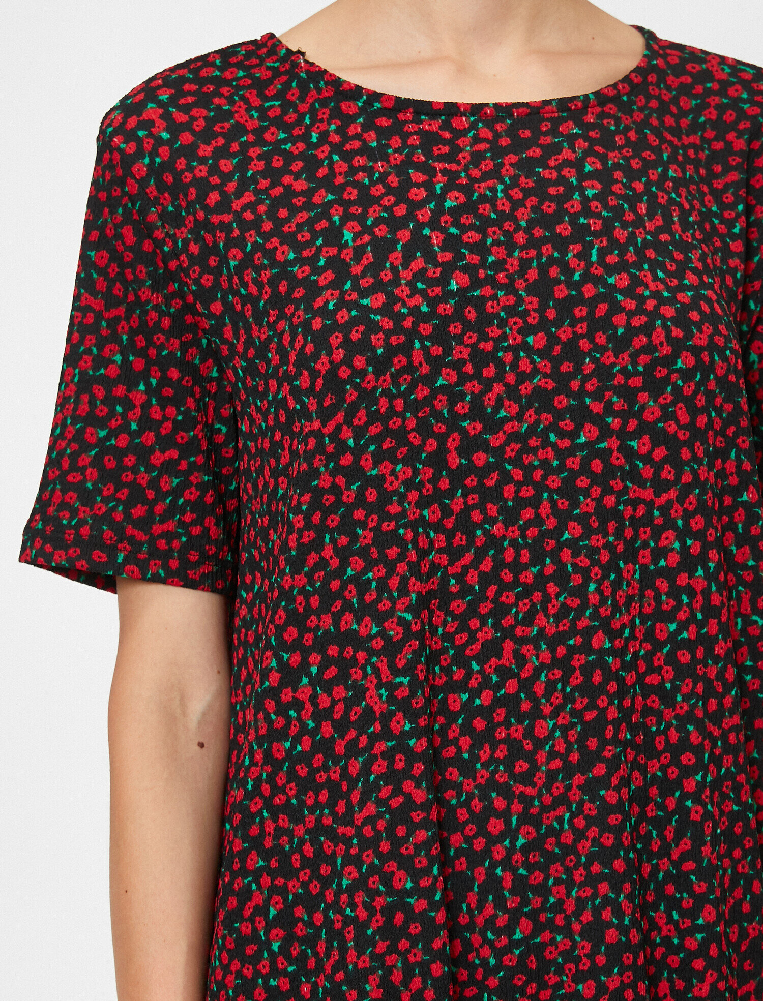   Etek Ucu Volanlı Desenli Kısa Kollu Elbise