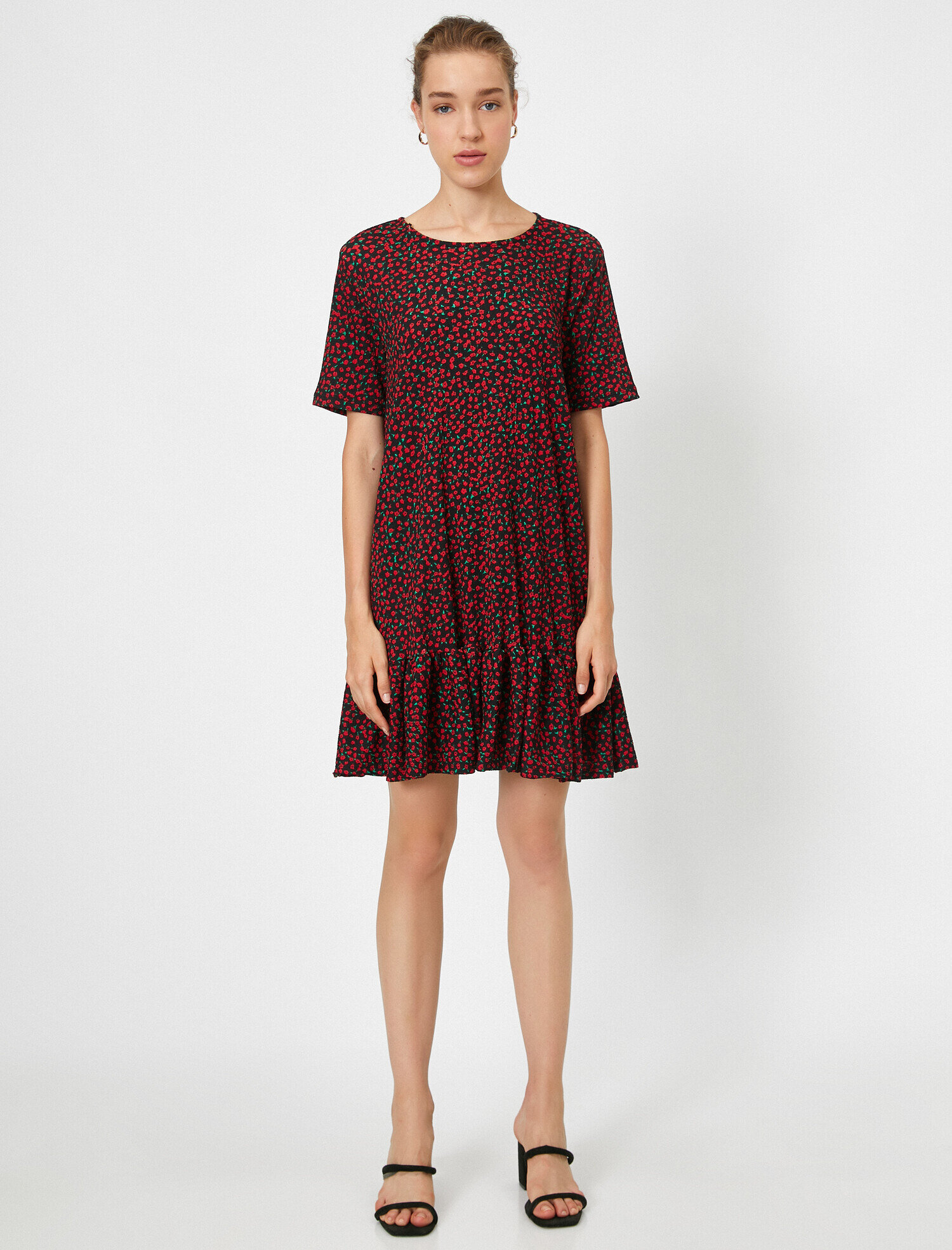   Etek Ucu Volanlı Desenli Kısa Kollu Elbise