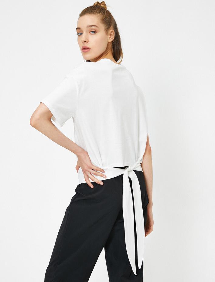  Kısa Kollu Arkası Bağlama Detaylı Bisiklet Yaka Tişört