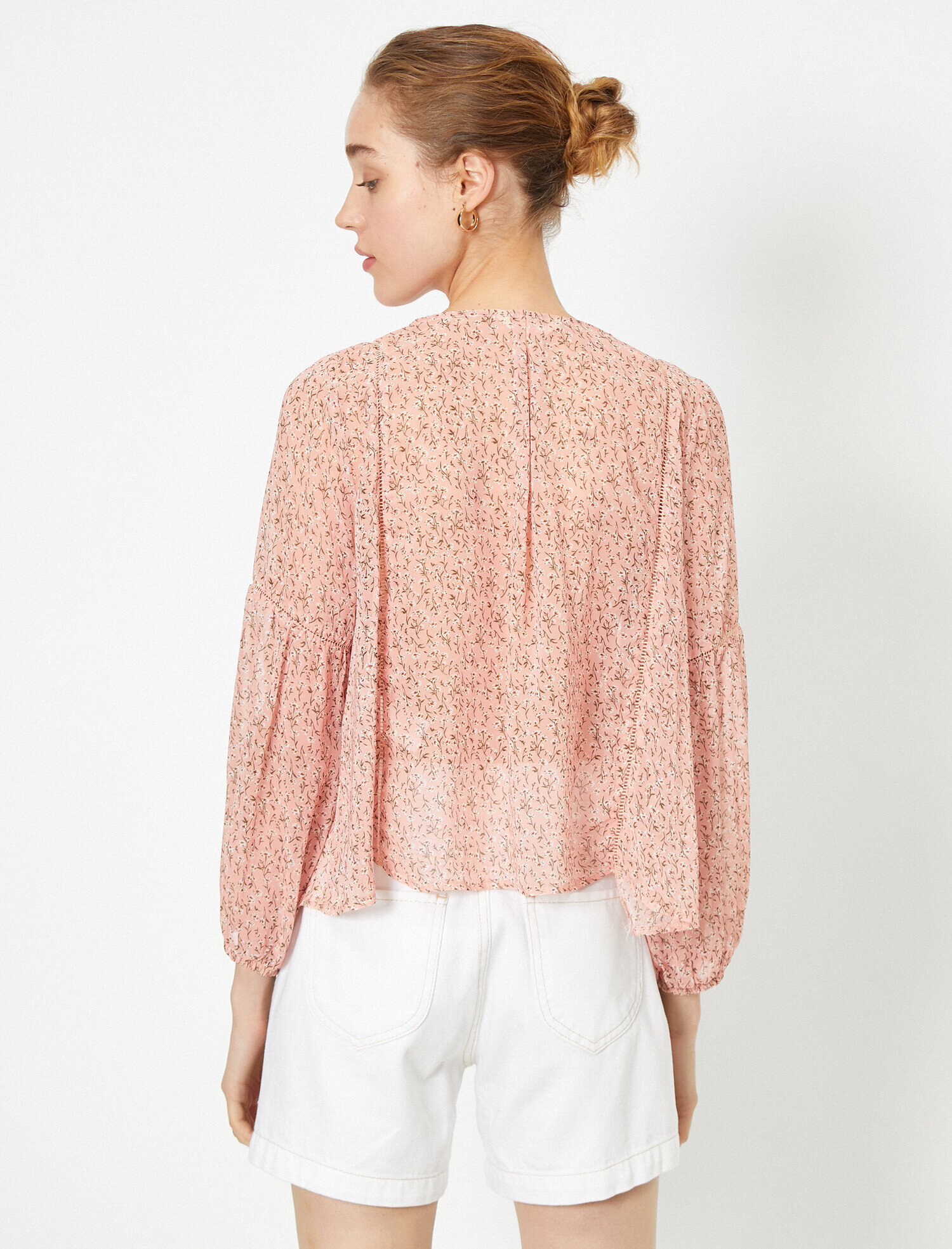   V Yaka Uzun Kollu Desenli Gömlek