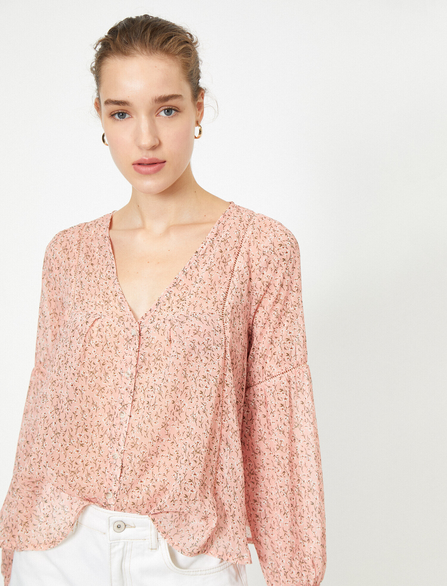   V Yaka Uzun Kollu Desenli Gömlek