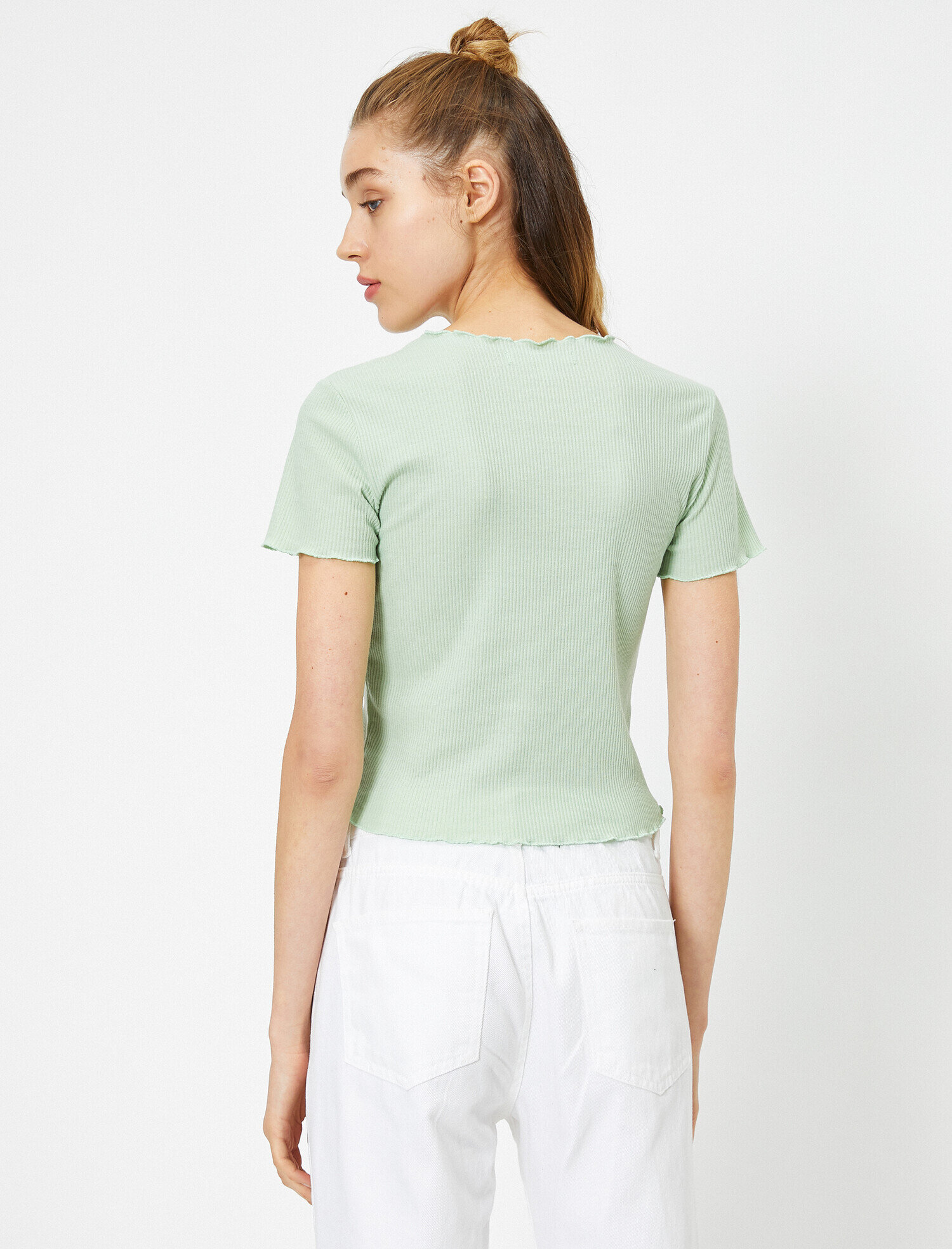   Fırfır Detaylı Kısa Kollu Tişört