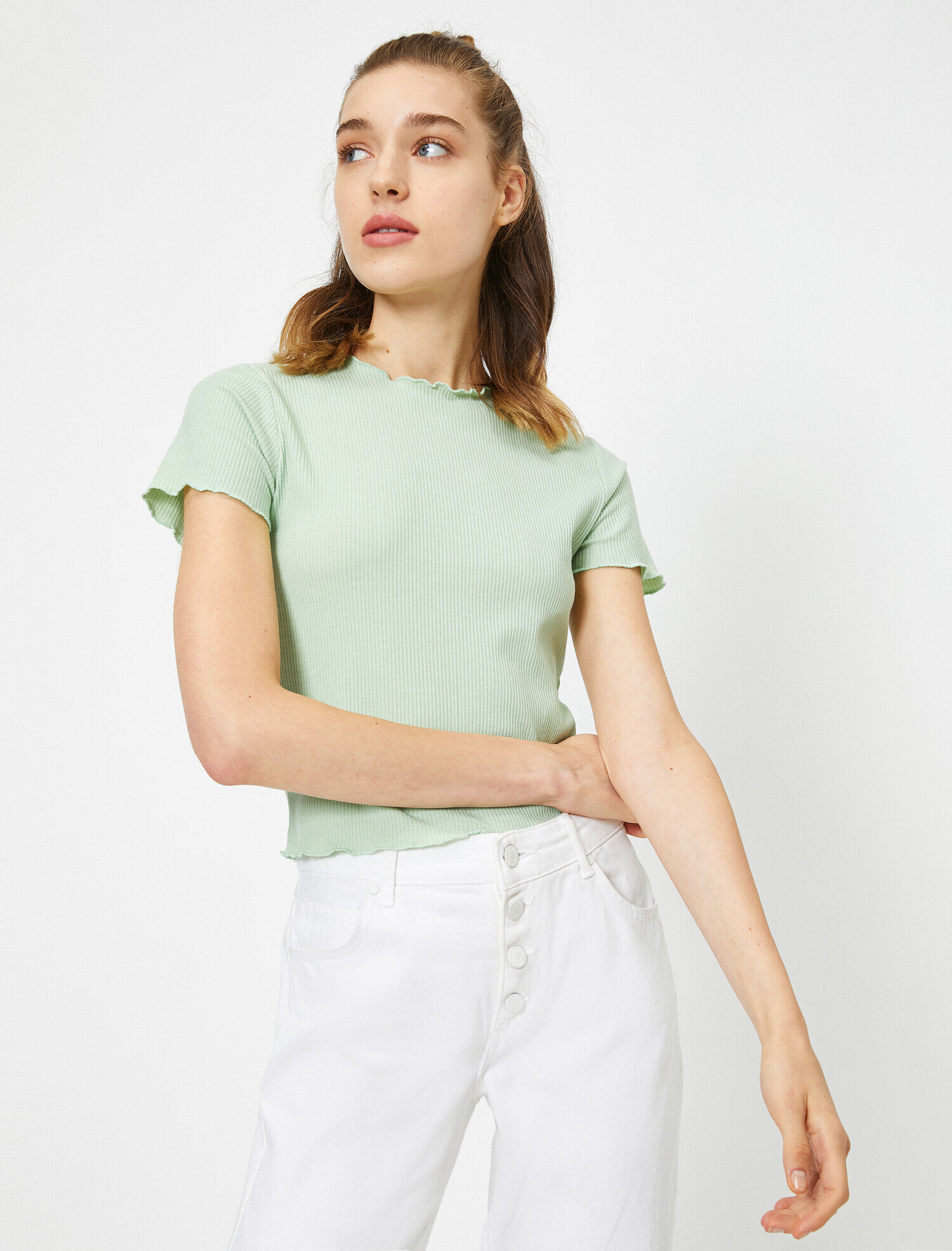   Fırfır Detaylı Kısa Kollu Tişört