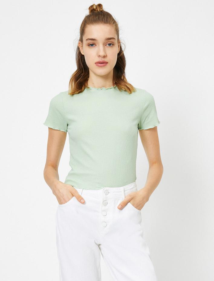  Fırfır Detaylı Kısa Kollu Tişört