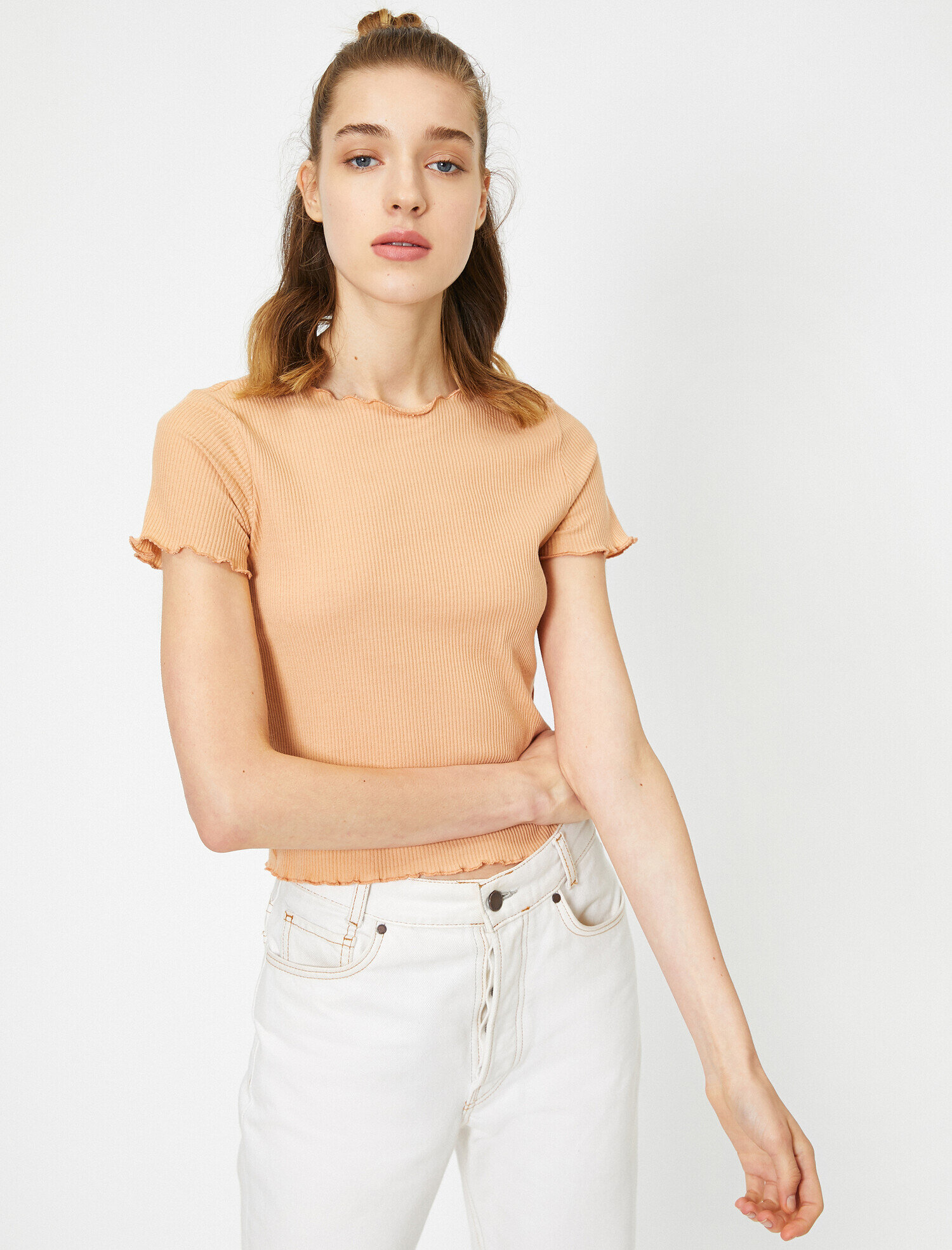   Fırfır Detaylı Kısa Kollu Tişört