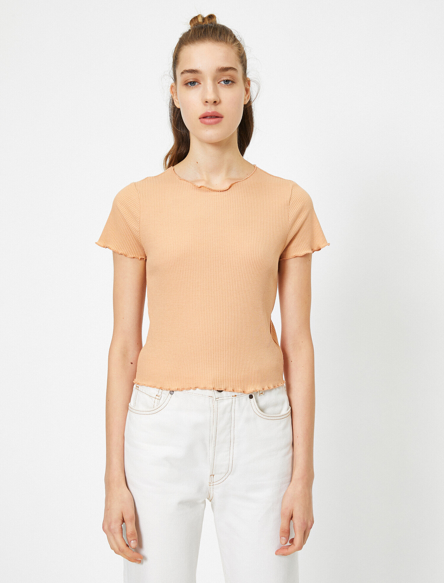   Fırfır Detaylı Kısa Kollu Tişört