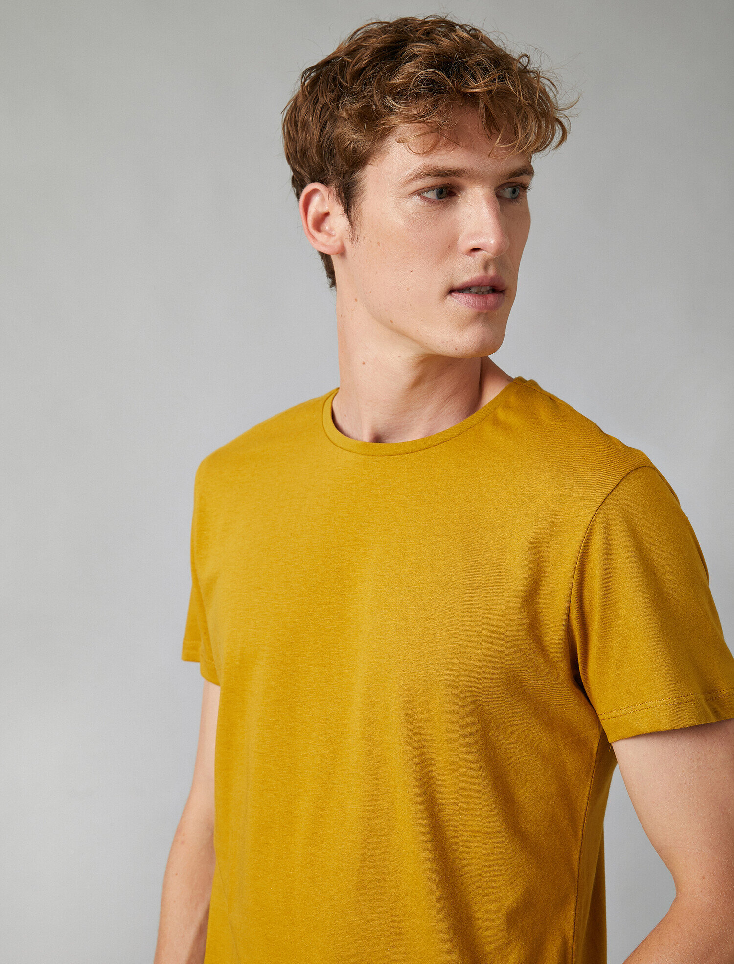   Pamuklu Bisiklet Yaka Kısa Kollu Tişört