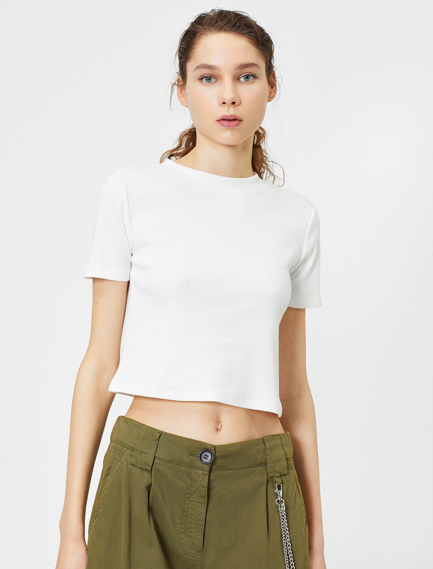   Dik Yaka Basic Kısa Kol Tişört