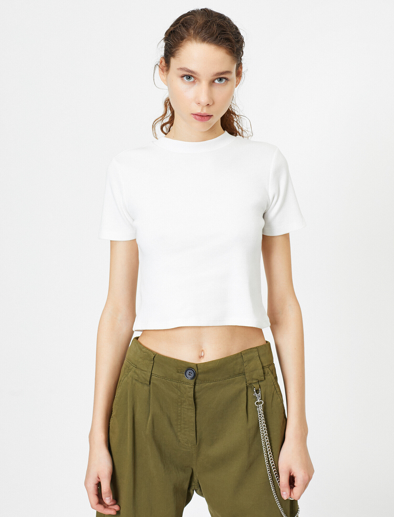   Dik Yaka Basic Kısa Kol Tişört