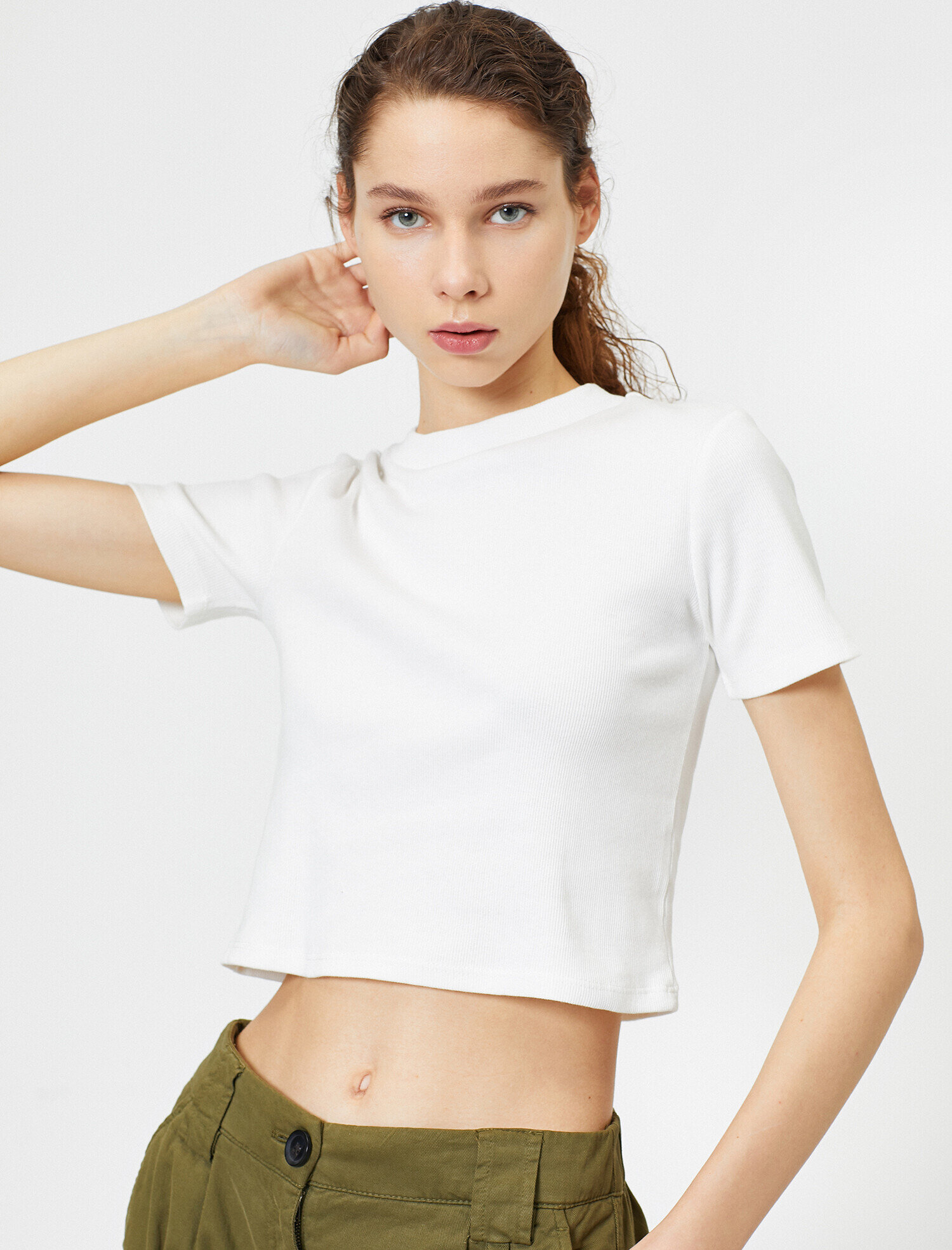   Dik Yaka Basic Kısa Kol Tişört