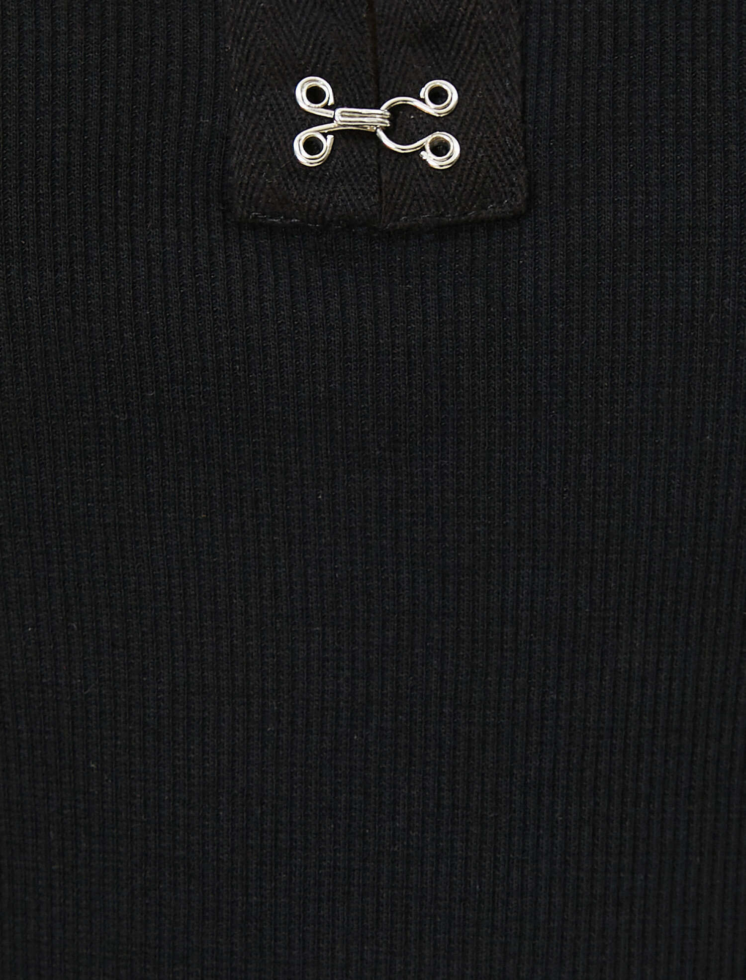   Yaka Detaylı Kısa Kollu Tişört