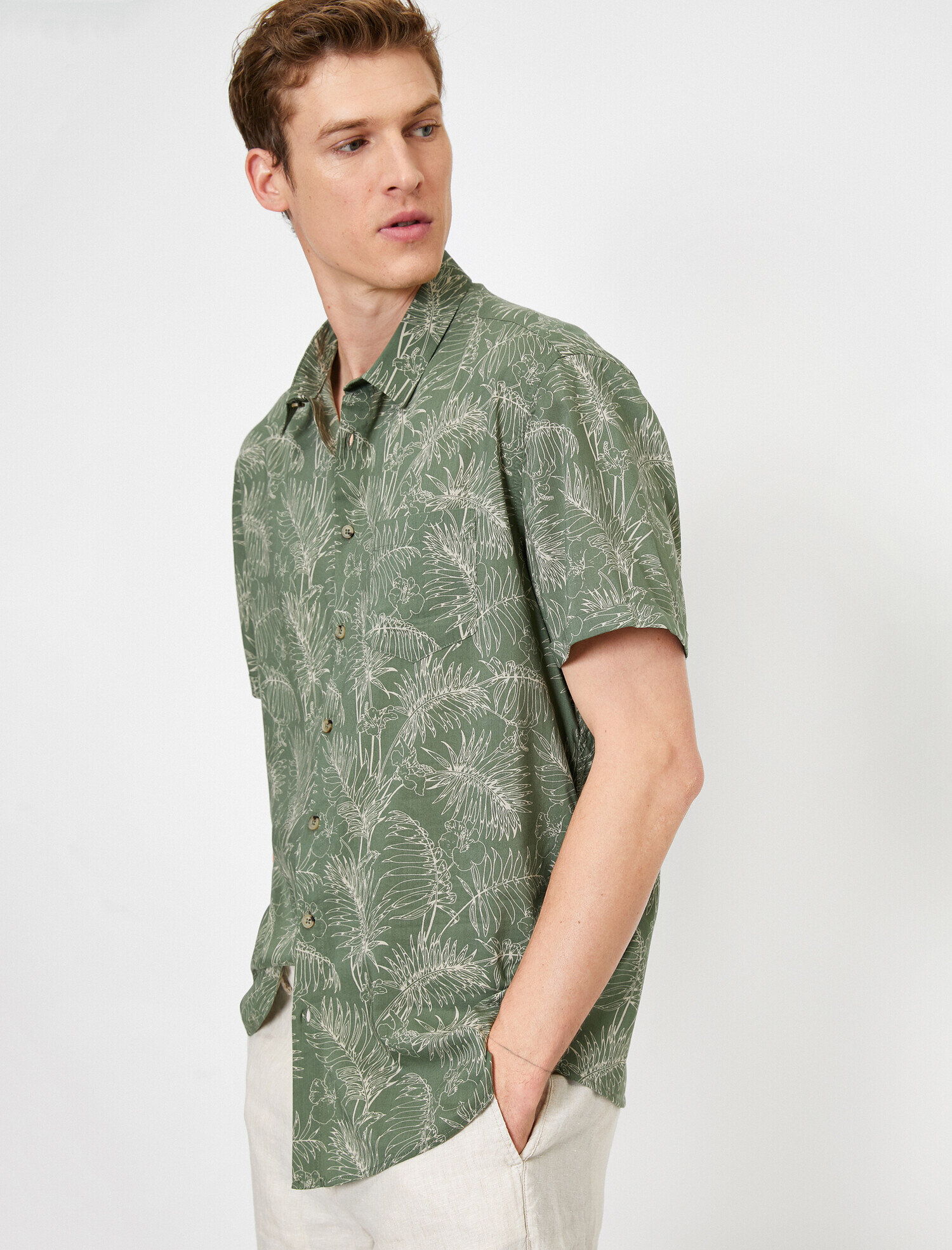   Çiçek Desenli Normal Yaka Regular Fit Kısa Kollu Gömlek