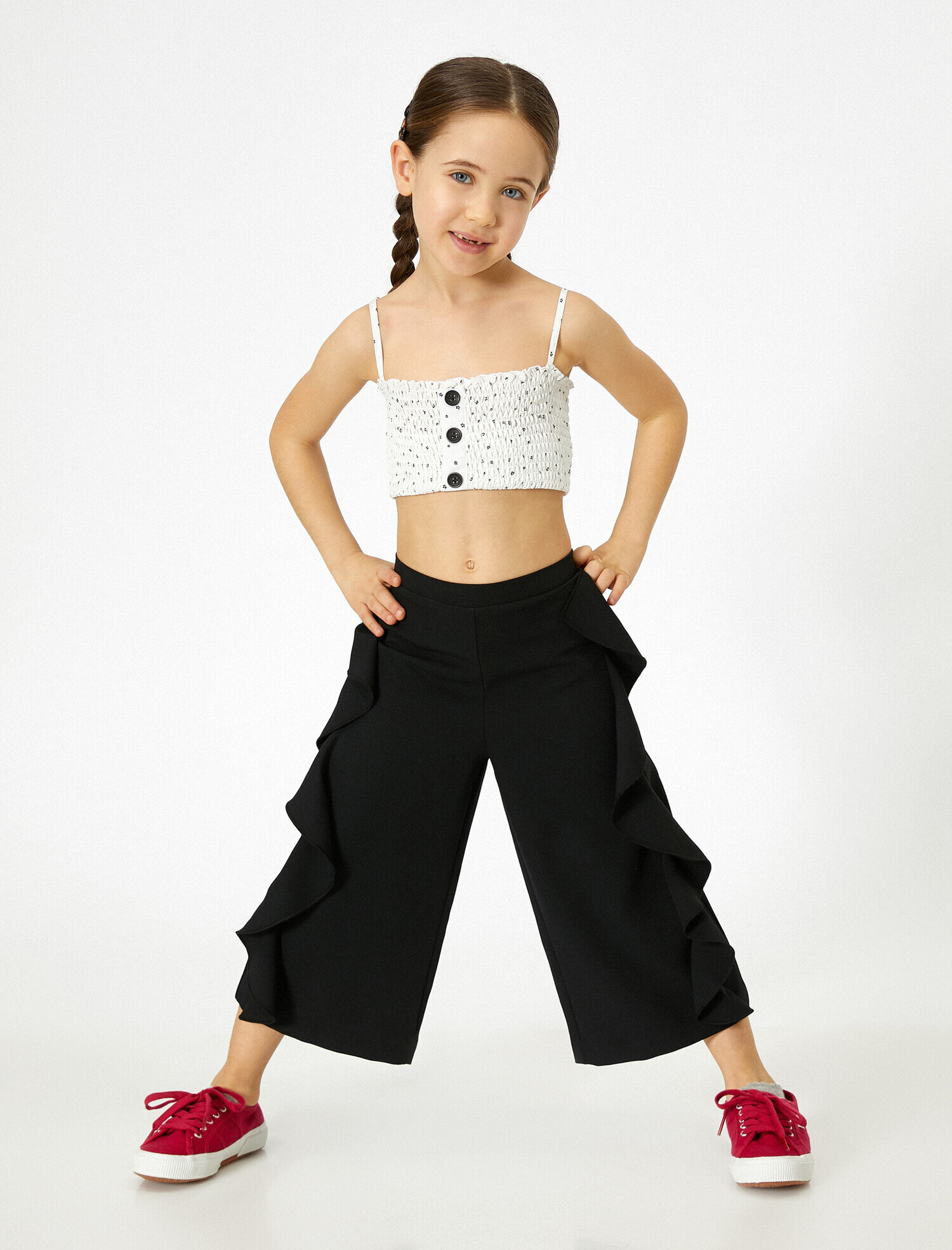  Kız Çocuk Dökümlü Kumaştan Beli Lastikli Yanları Fırfırlı Normal Bel Kısa Pantolon