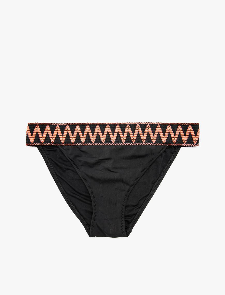   İşlemeli Bikini Altı
