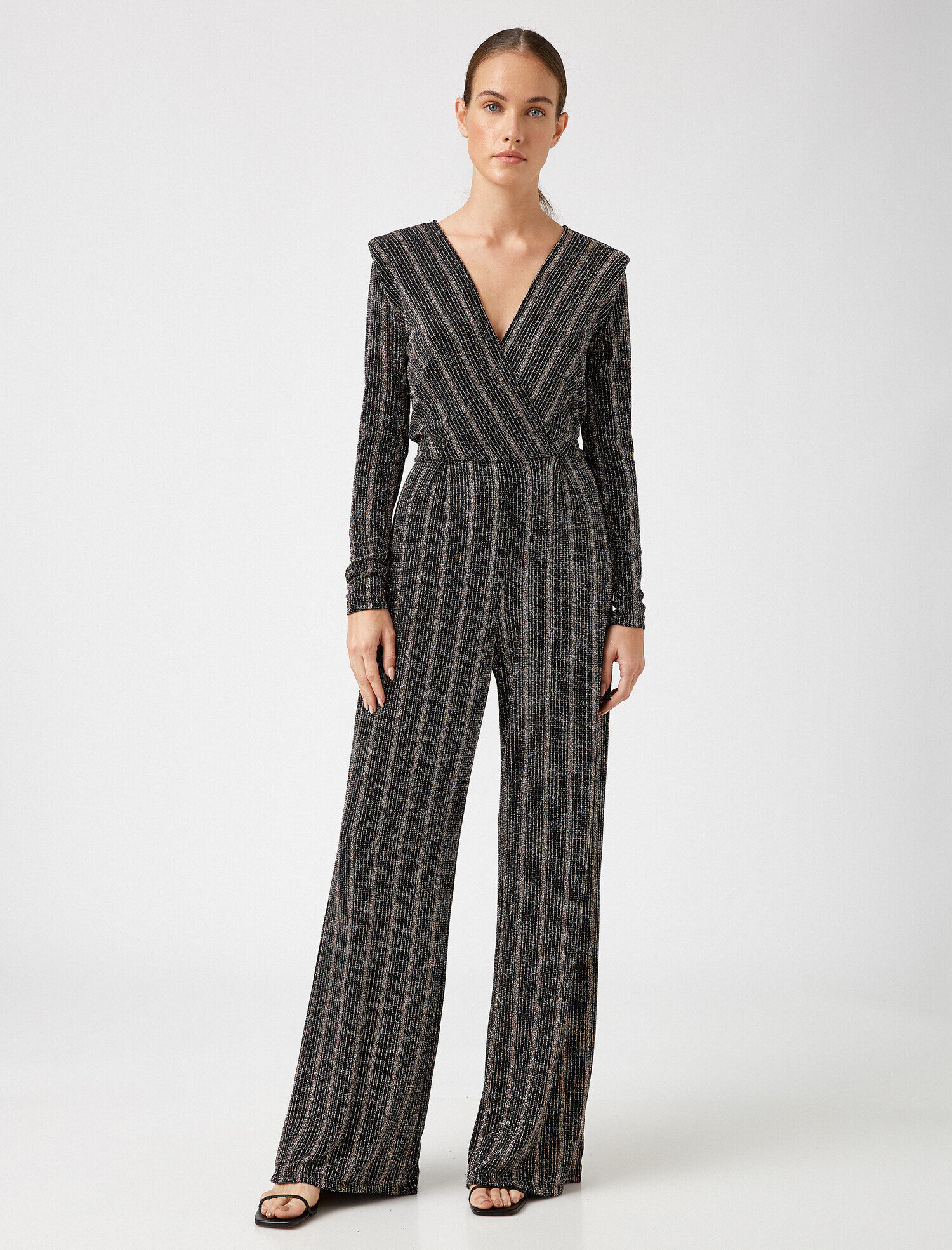   Vatkalı Geniş Paça Uzun Kollu Metalik Detaylı Tulum