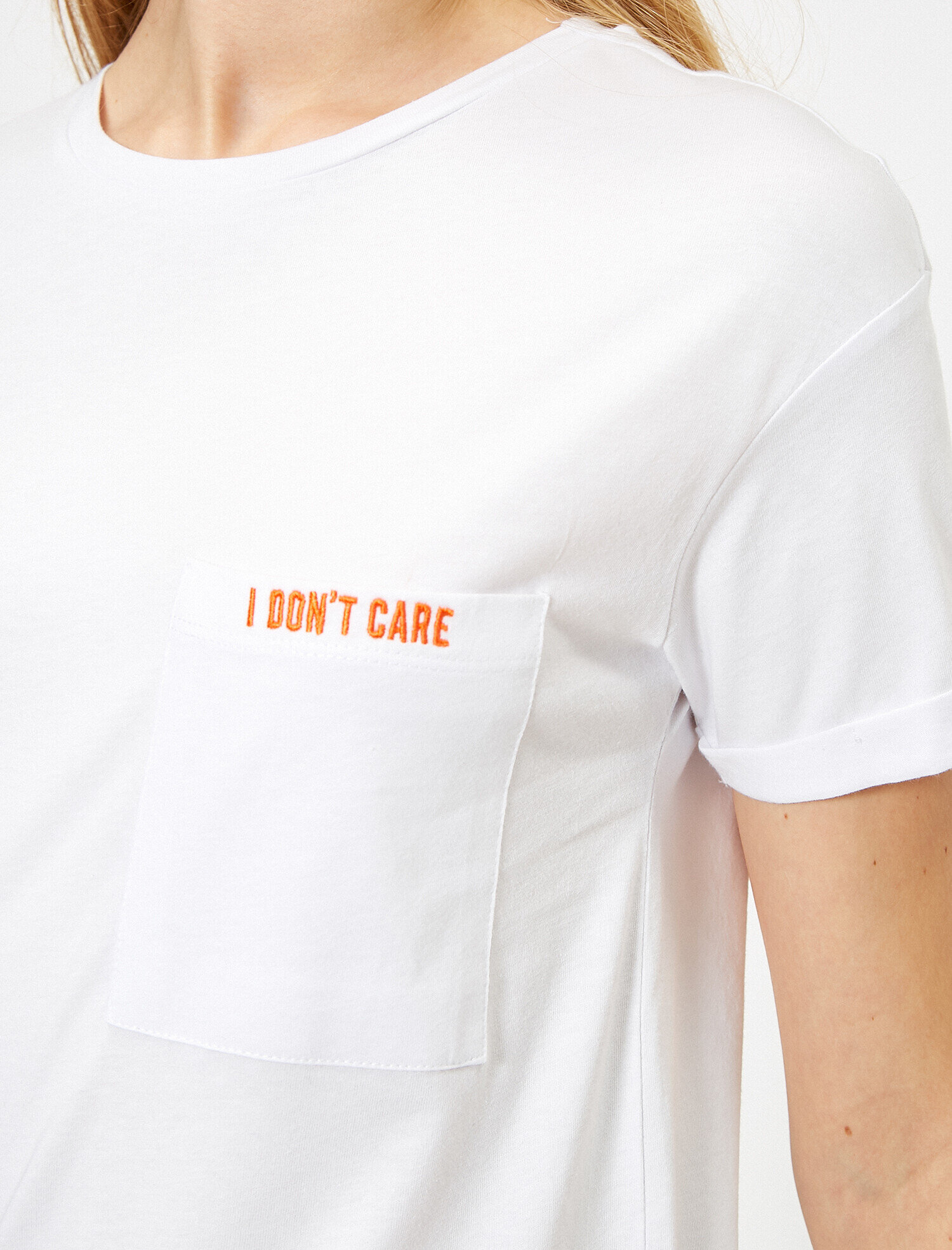   Cep Detaylı Tişört