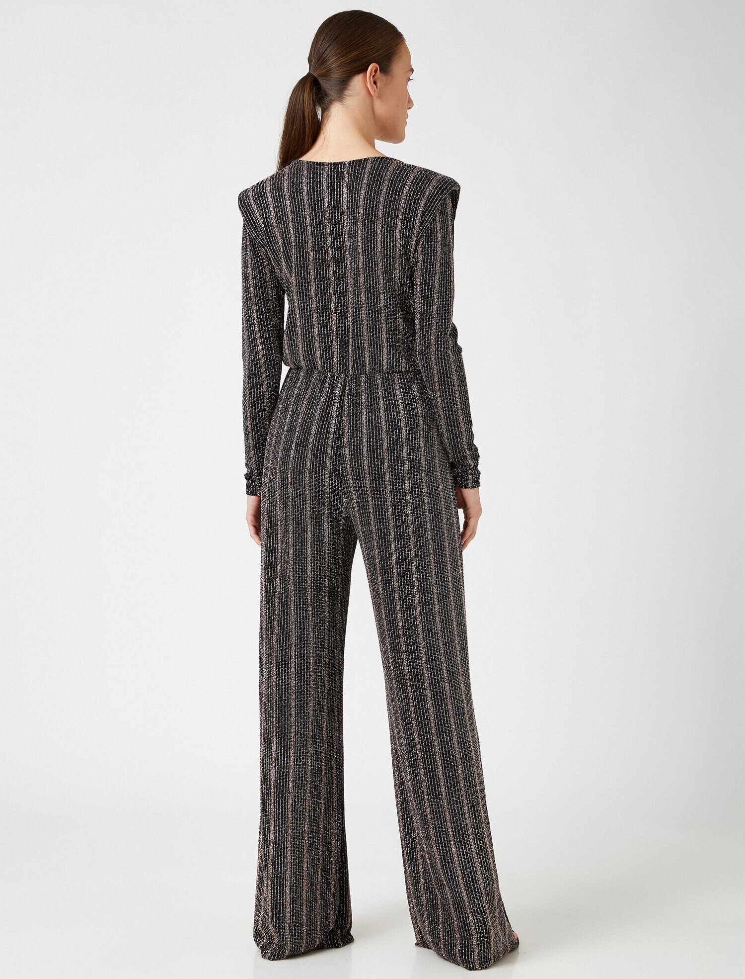   Vatkalı Geniş Paça Uzun Kollu Metalik Detaylı Tulum