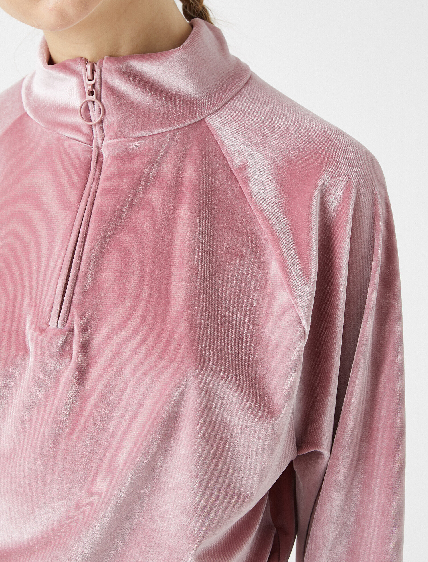   Kadife Dik Yaka Fermuar Detaylı Crop Sweatshirt