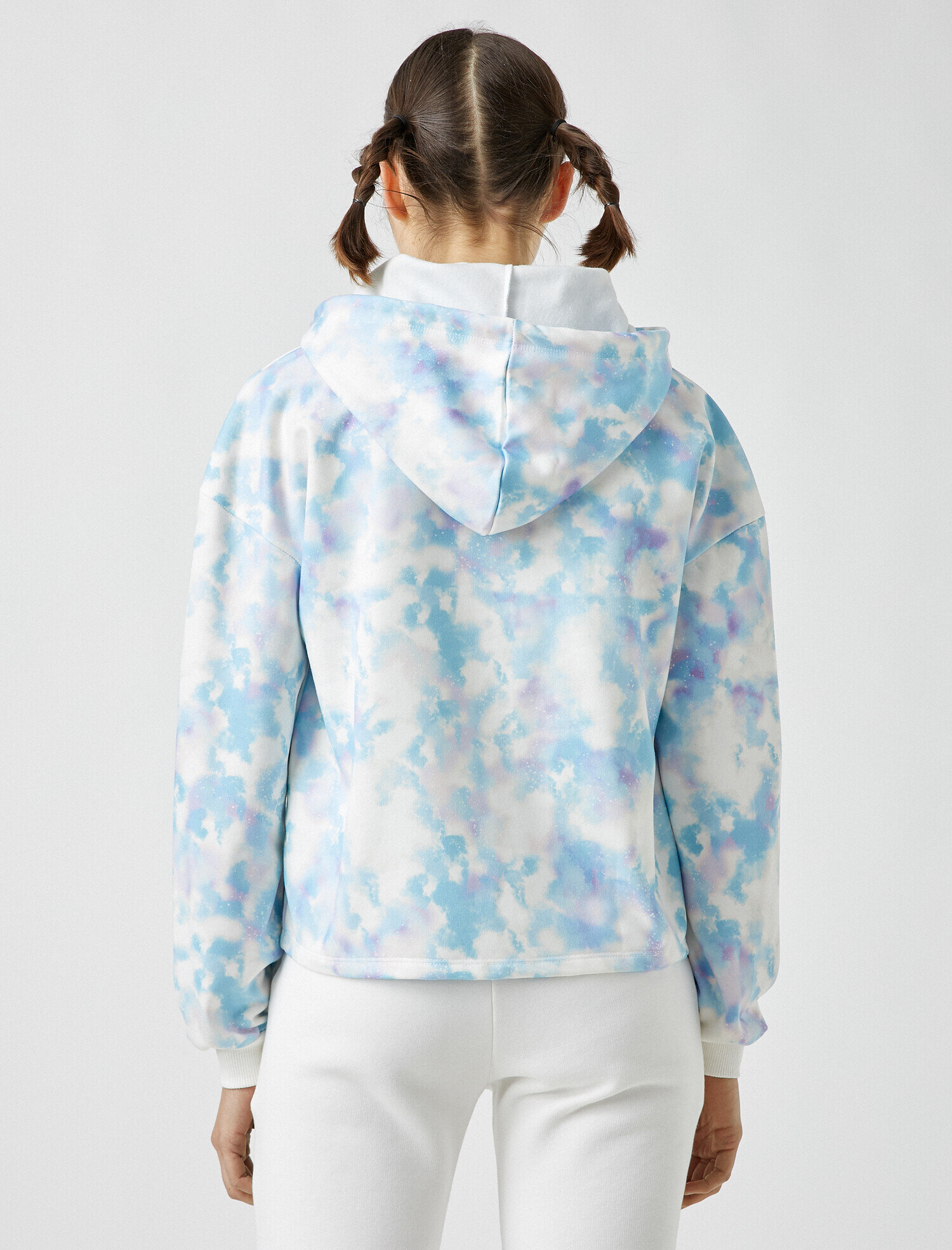   Kapüşonlu Batik Desenli Sloganlı Sweatshirt