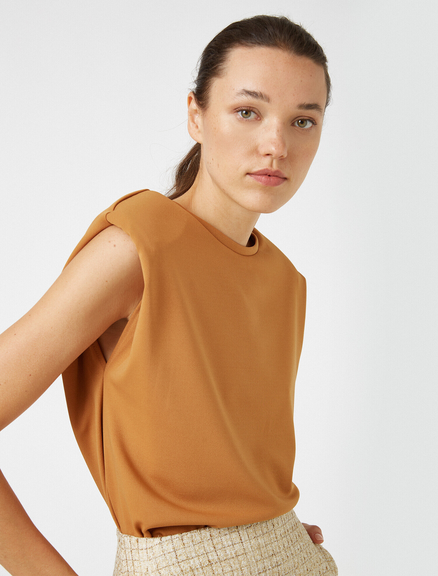   Vatkalı Bisiklet Yaka Kolsuz Tişört