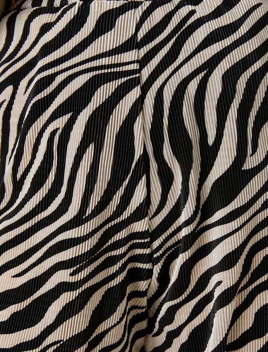   Zebra Desenli Şort