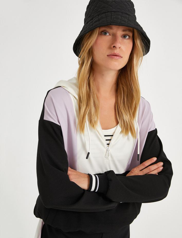  Kapüşonlu Renk Bloklu Sweatshirt