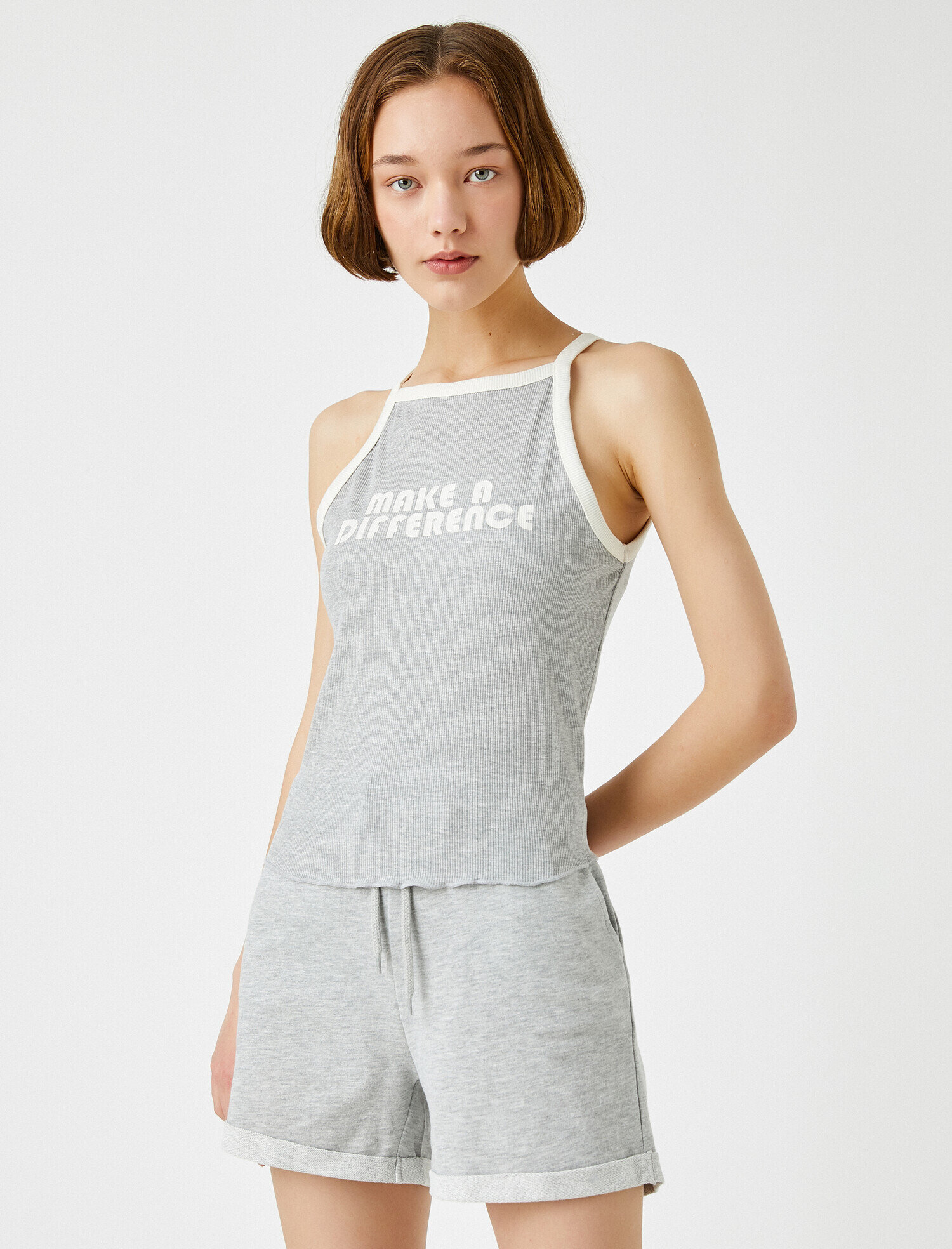   Fitilli Atlet Halter Yaka Sloganlı