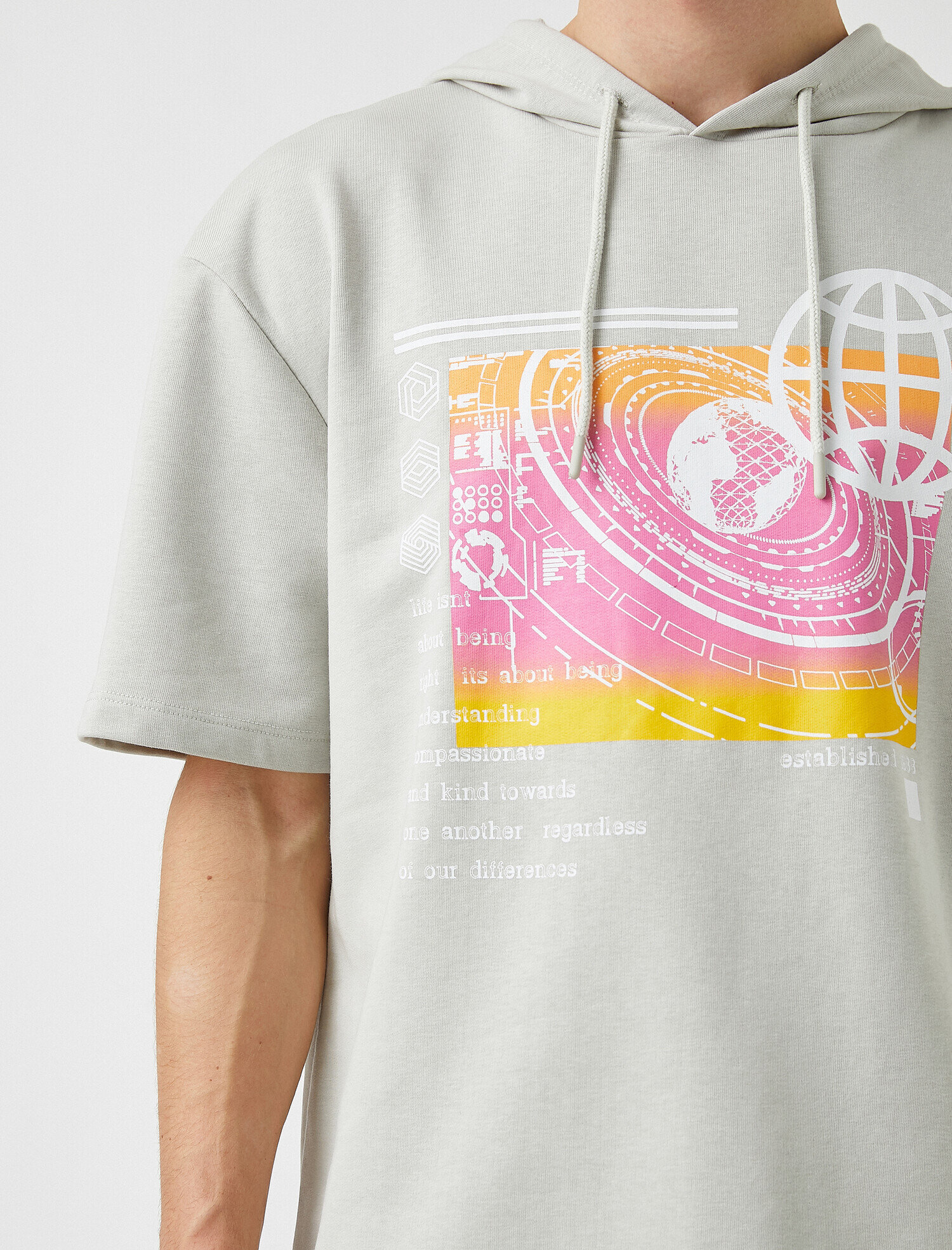 Baskılı Kısa Kollu Kapüşonlu Sweatshirt