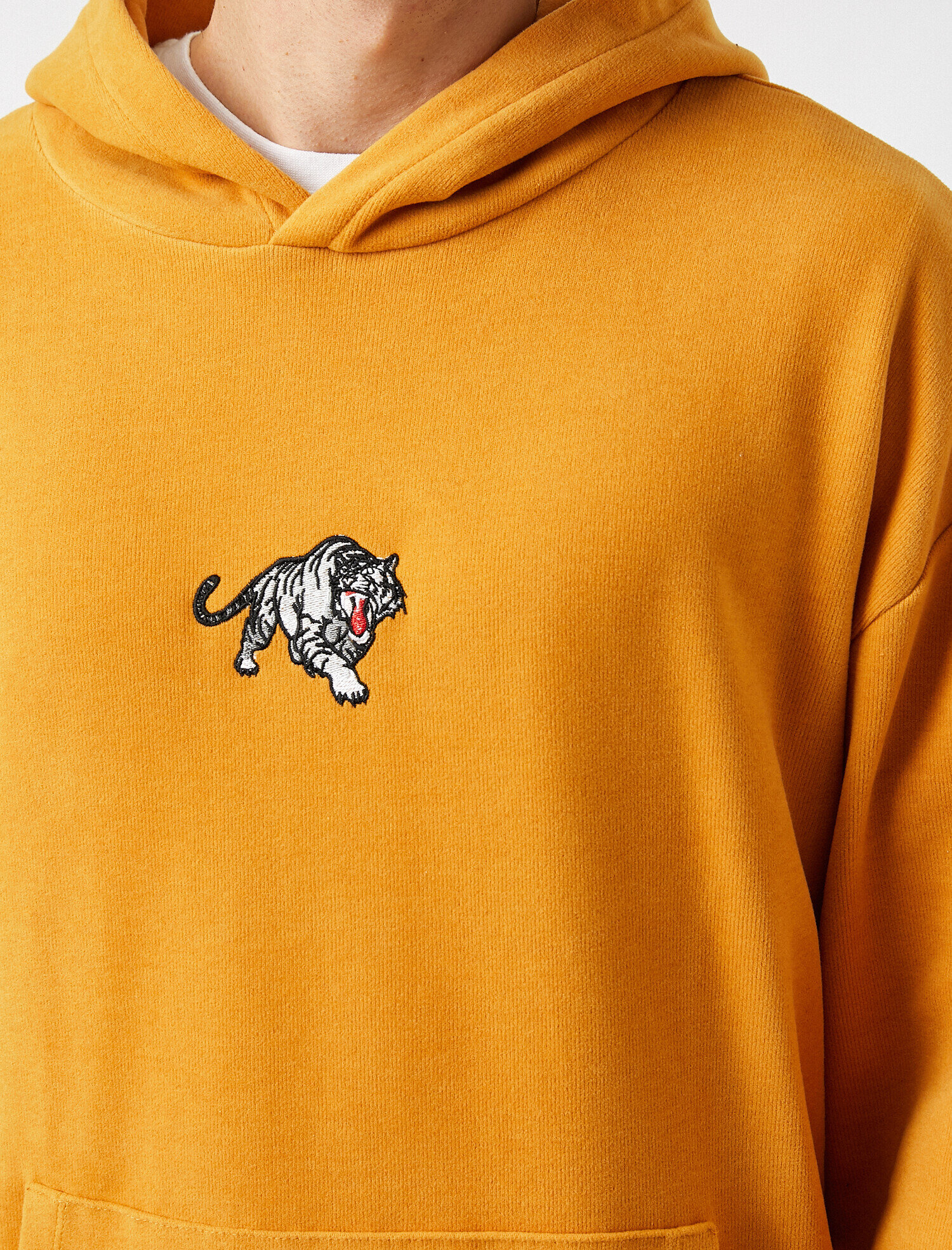   Kaplan İşlemeli Kadife Kapşonlu Sweatshirt