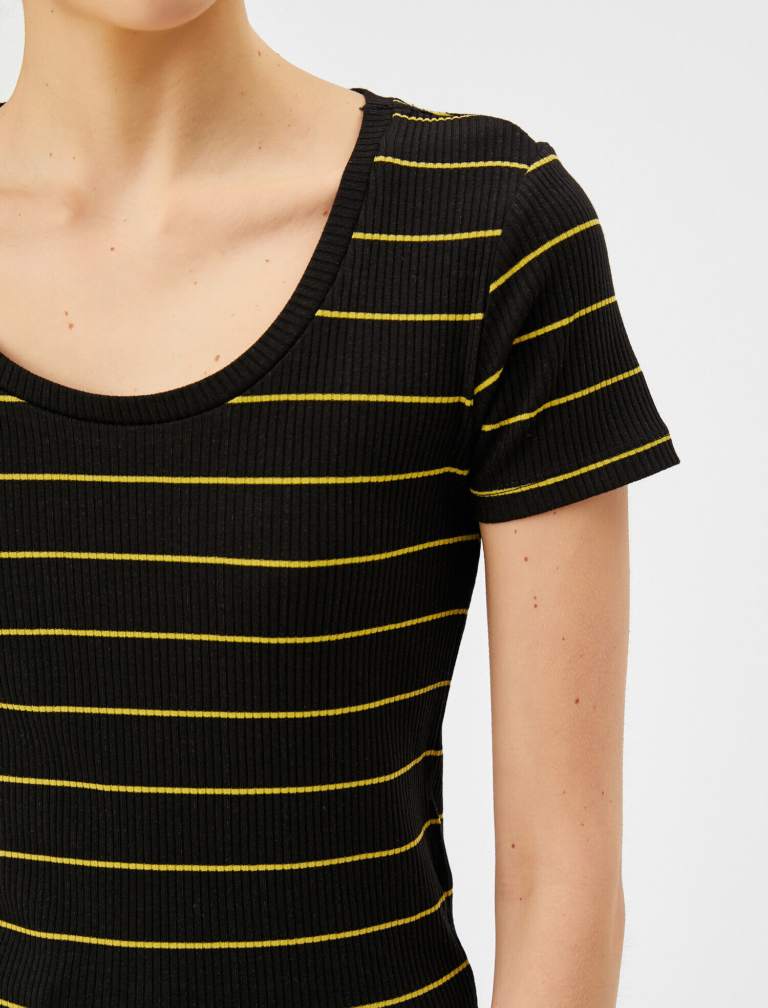   Çizgili Tişört Bisiklet Yaka