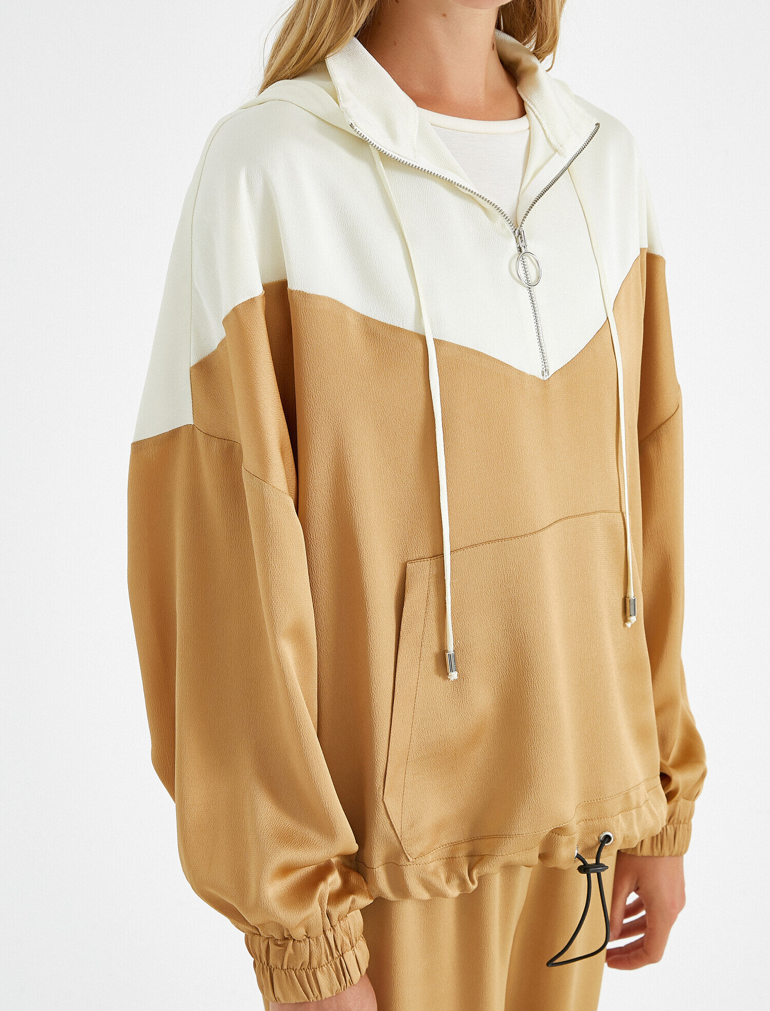   Yarım Fermuarlı Kanguru Bluz