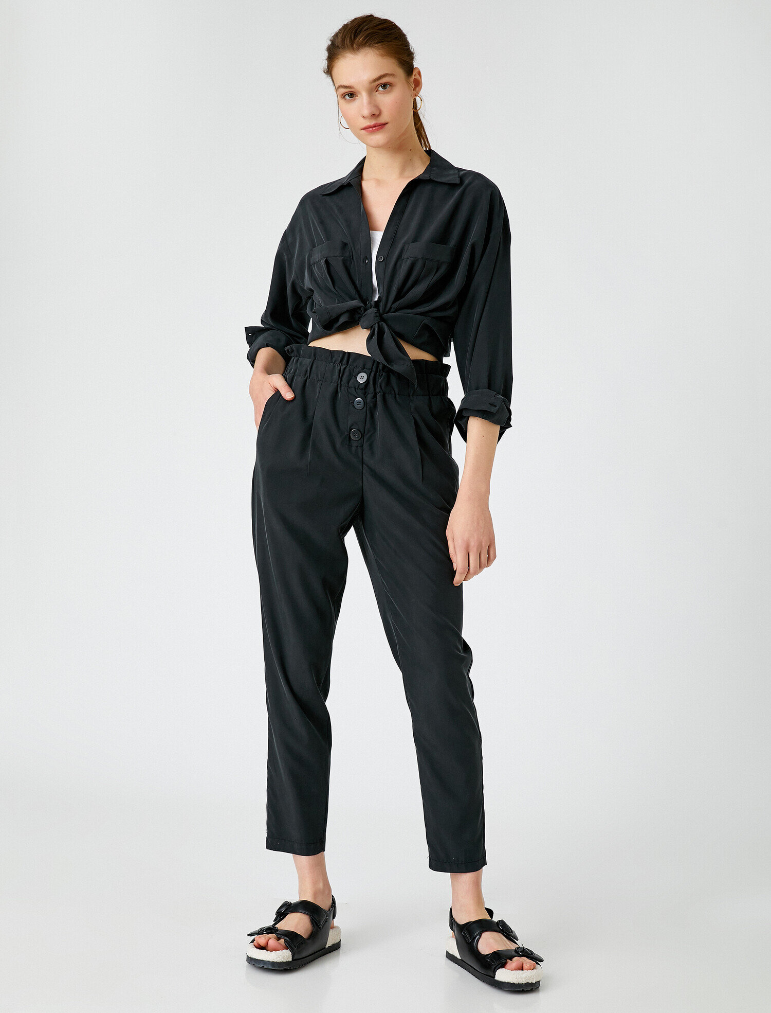   Düğme Detaylı Pantolon