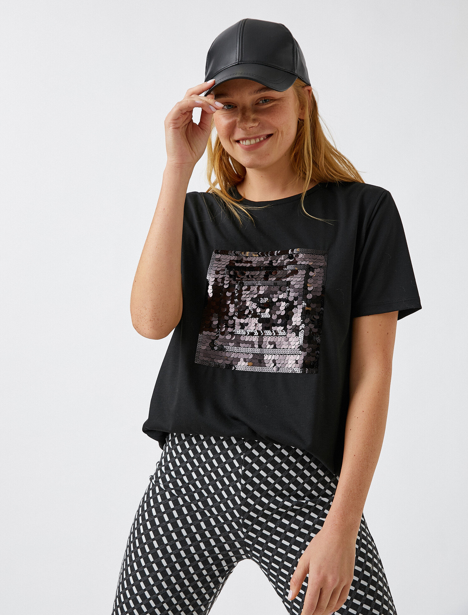   Payetli Kısa Kollu Tişört