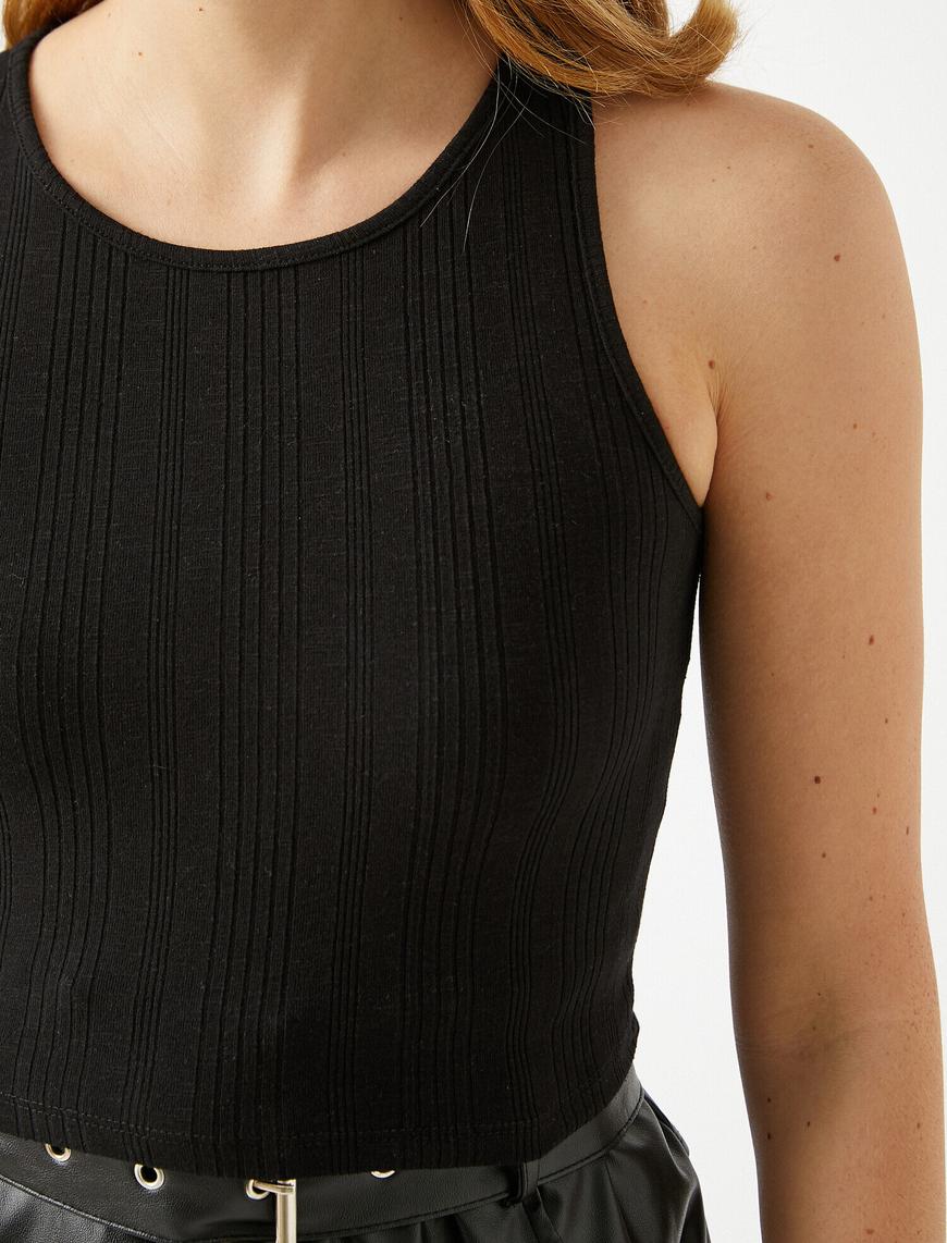   Halter Yaka Crop Atlet