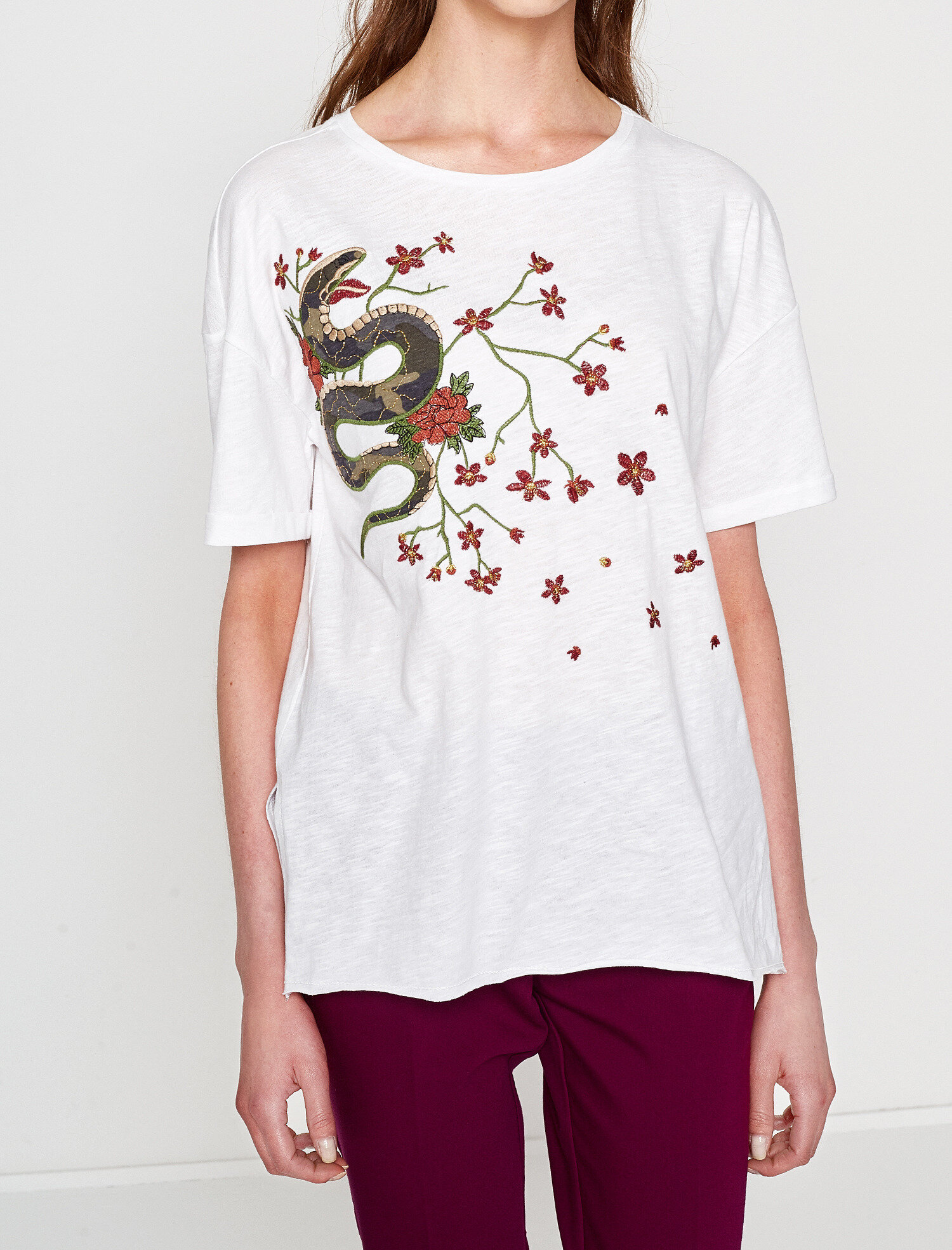 Nakış Detaylı Tişört