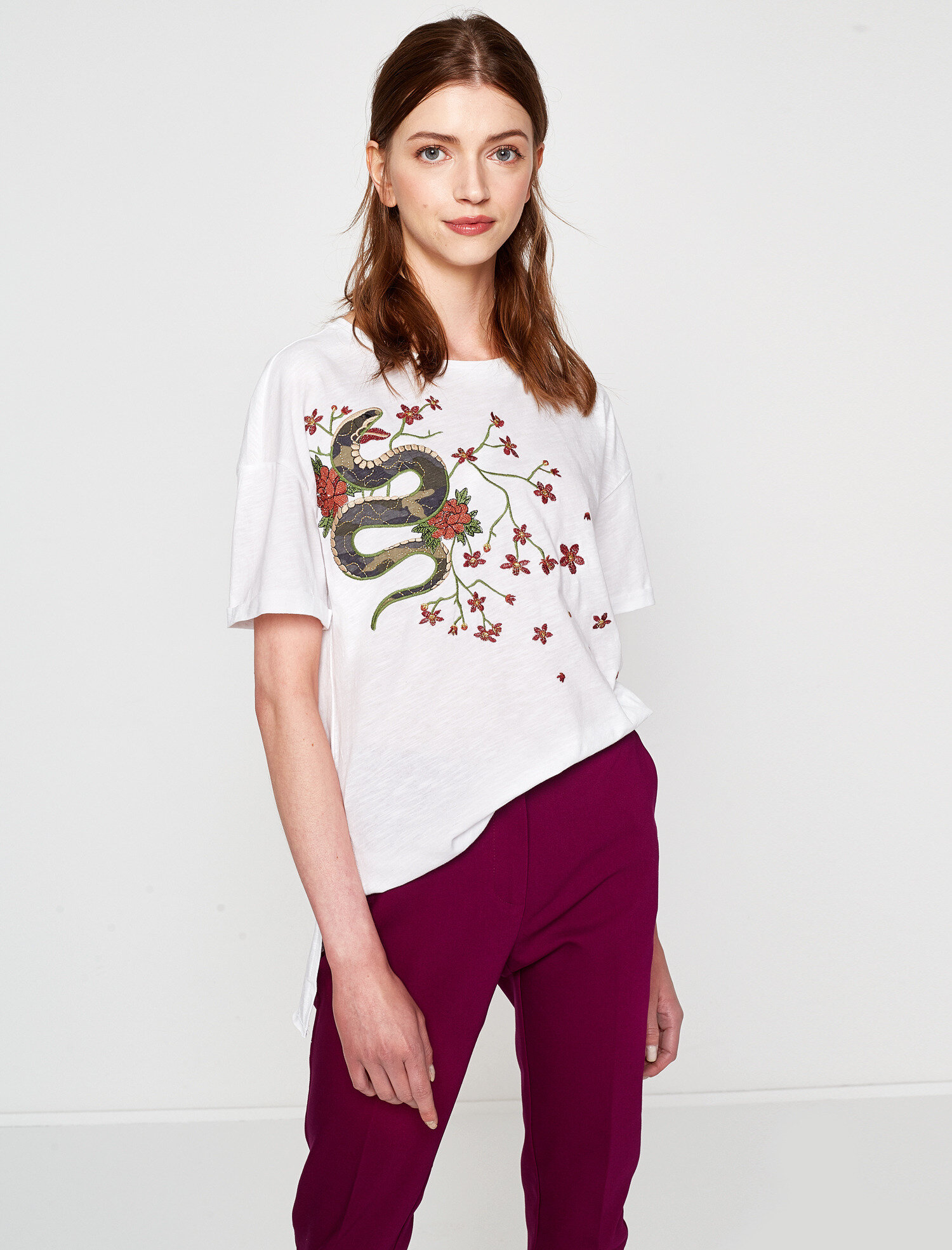 Nakış Detaylı Tişört