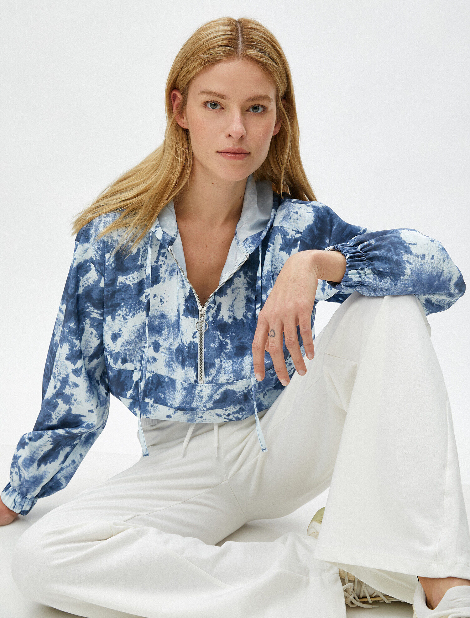   Crop Bluz Kapüşonlu Uzun Kollu Fermuar Detaylı