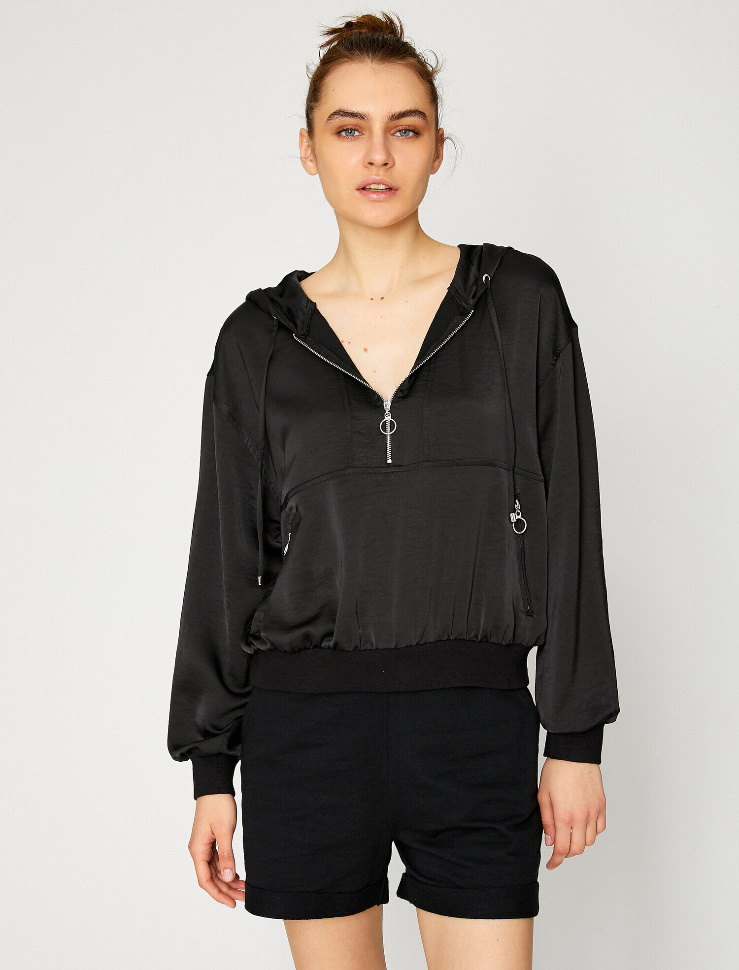   Uzun Kollu Bluz Kapüşonlu Fermuar Detaylı