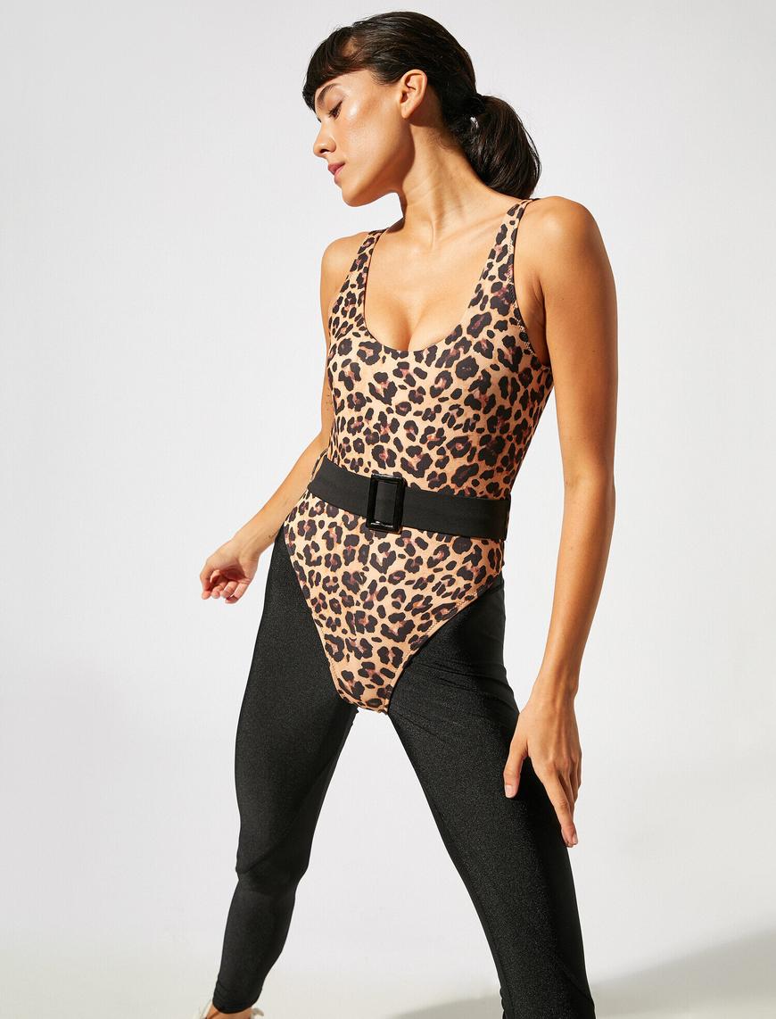   Ebru Şallı Loves Koton Sport - Leopar Baskılı Kemerli Spor Body