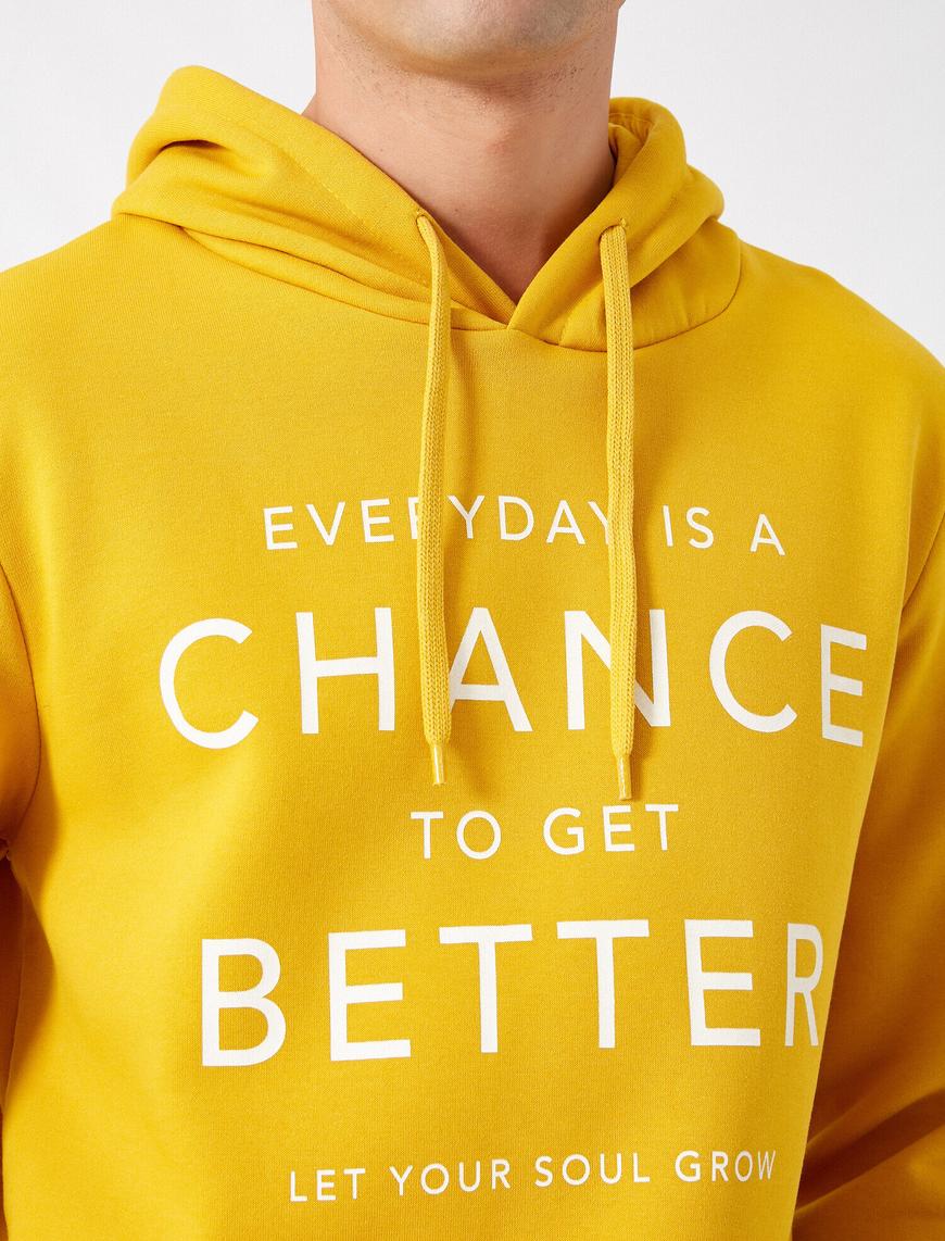   Kapüşonlu Uzun Kollu Slogan Baskılı Sweatshirt